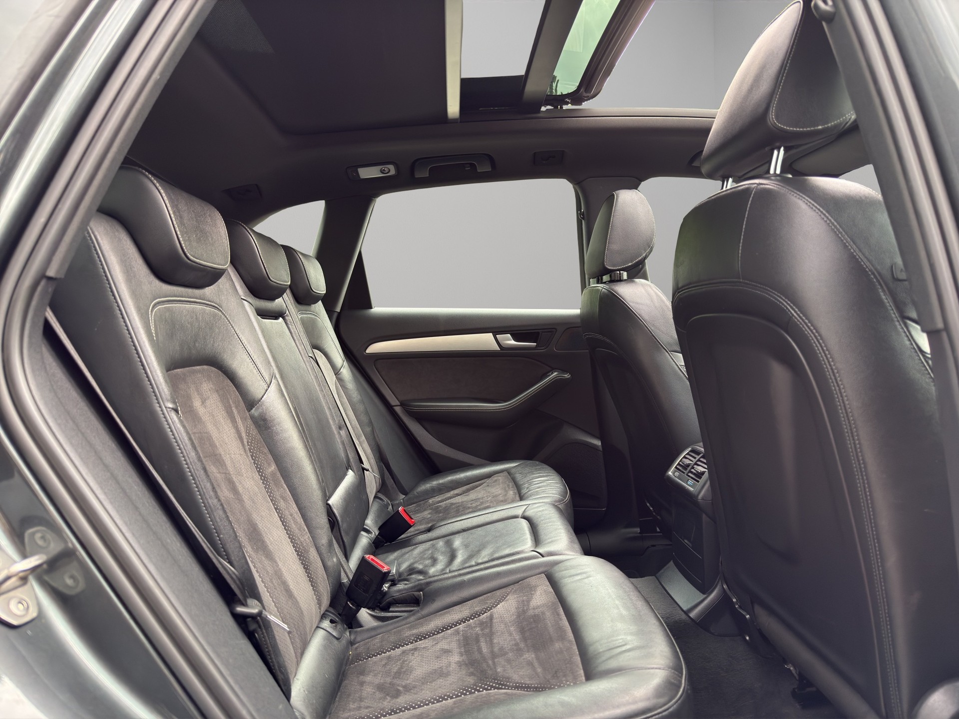 AUDI Q5 3.0 TFSI quattro tiptronic-image-22
