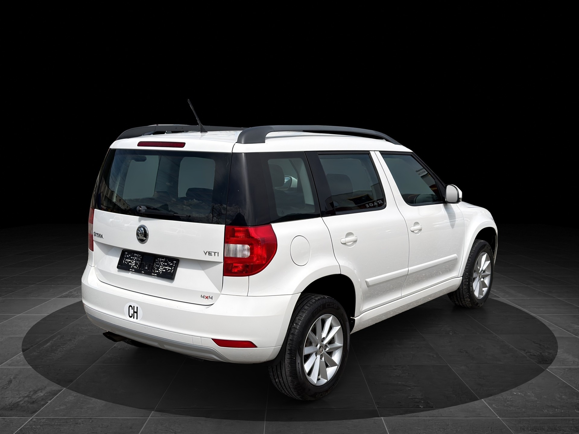 SKODA Yeti 2.0 TDI Outdoor Adventure 4x4 DSG-showroom-element-1
