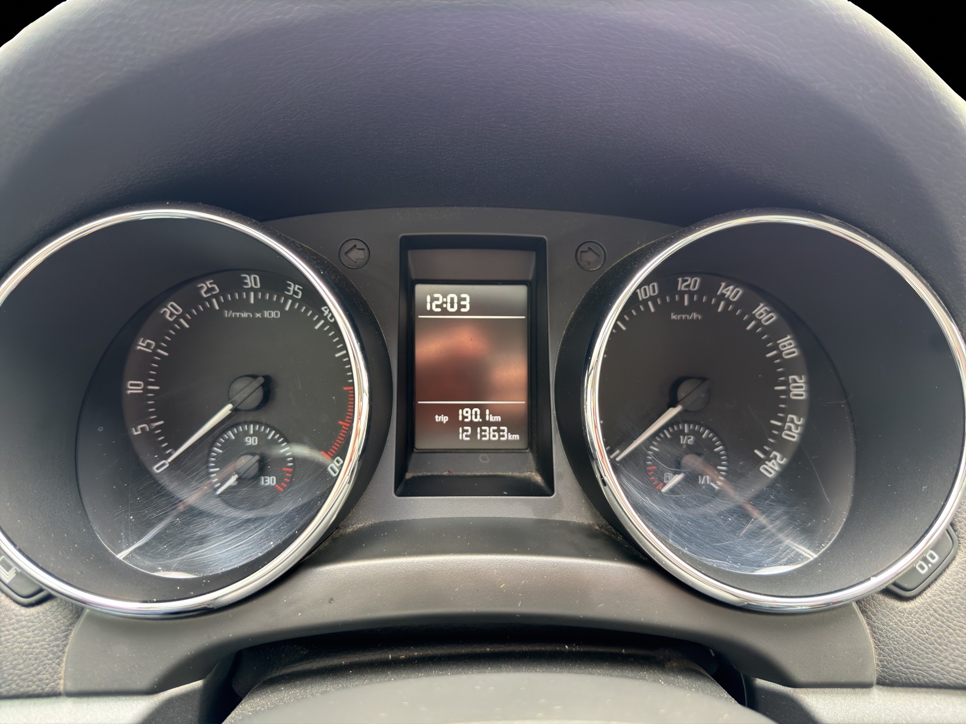 SKODA Yeti 2.0 TDI Outdoor Adventure 4x4 DSG-image-12