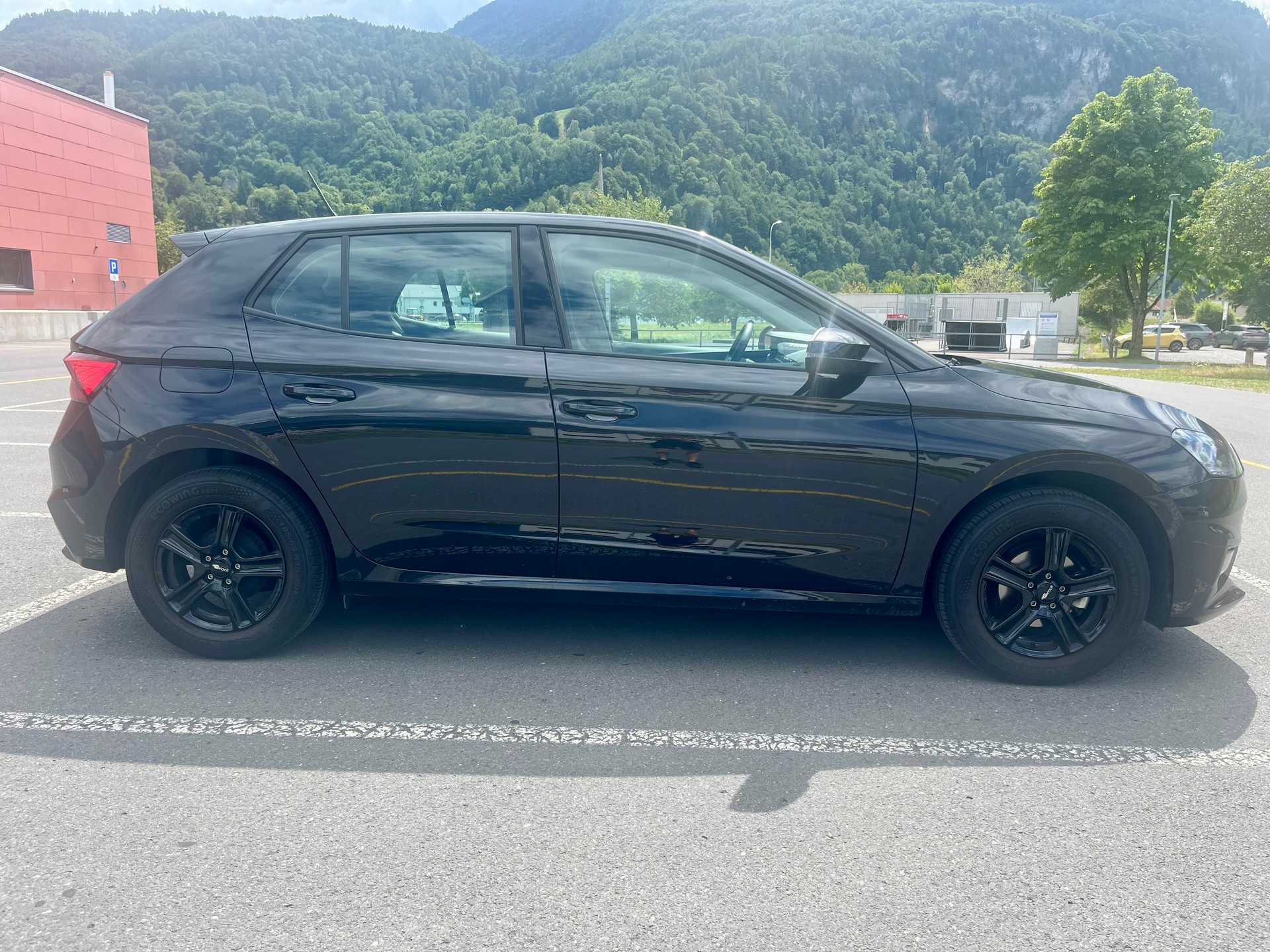 SKODA 1.0 MPI Essence-image-1