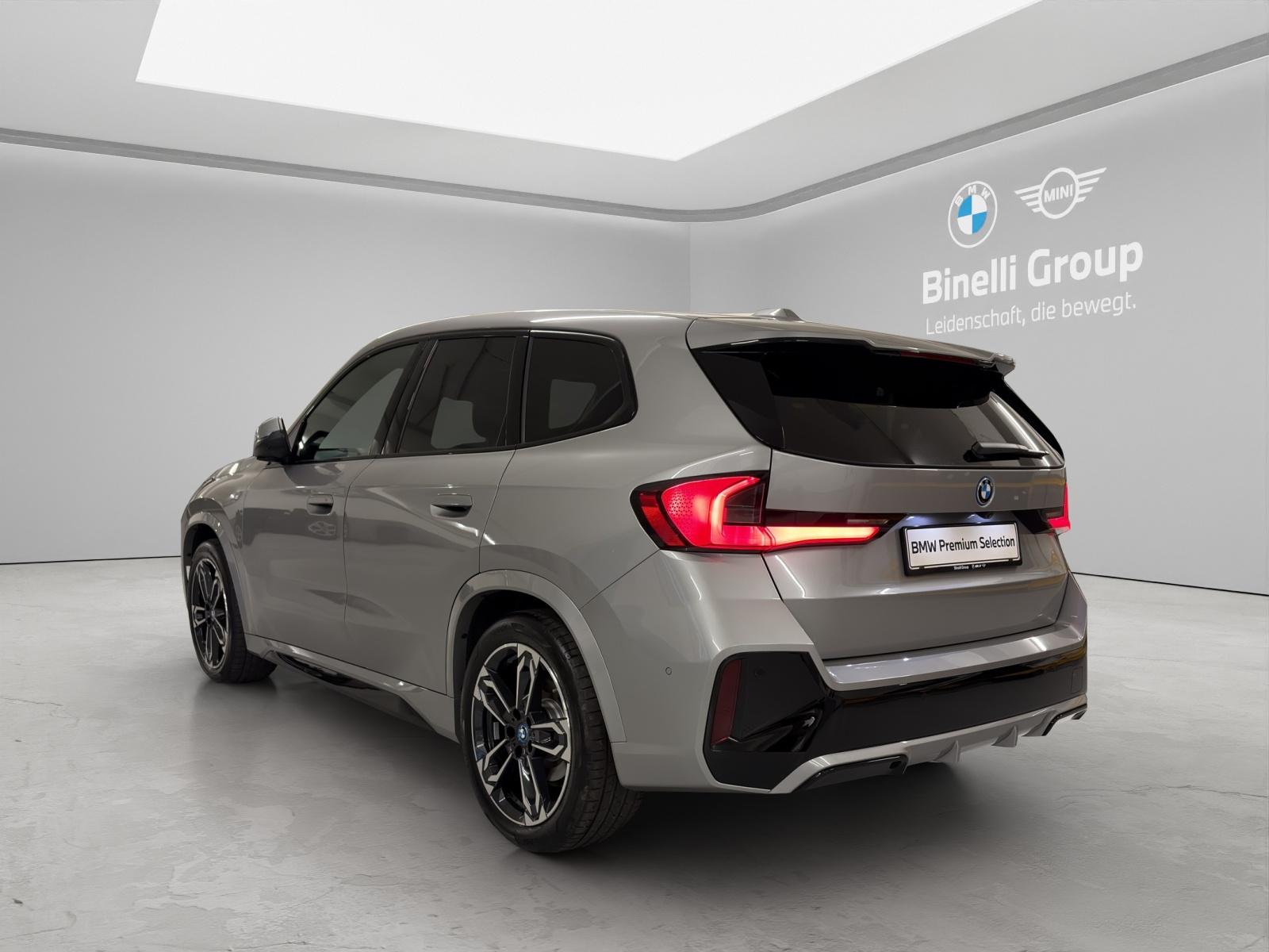 BMW iX1 30 xDrive M-SportPaket-showroom-element-3