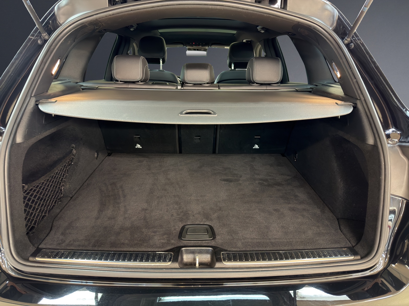 MERCEDES-BENZ GLC 300 AMG Line 4Matic-image-17