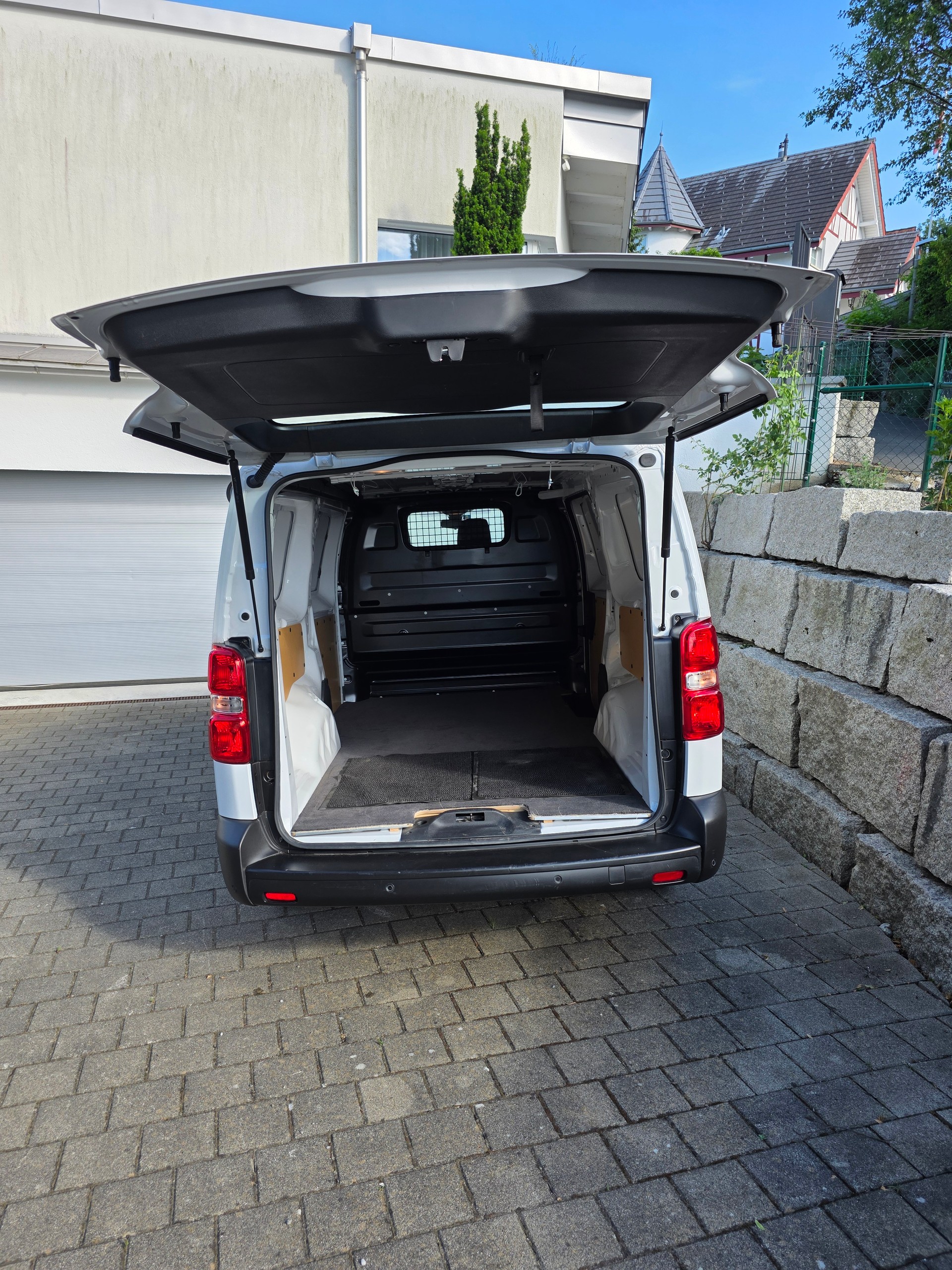 PEUGEOT 2.0 BlueHDi 145 S/S-image-4