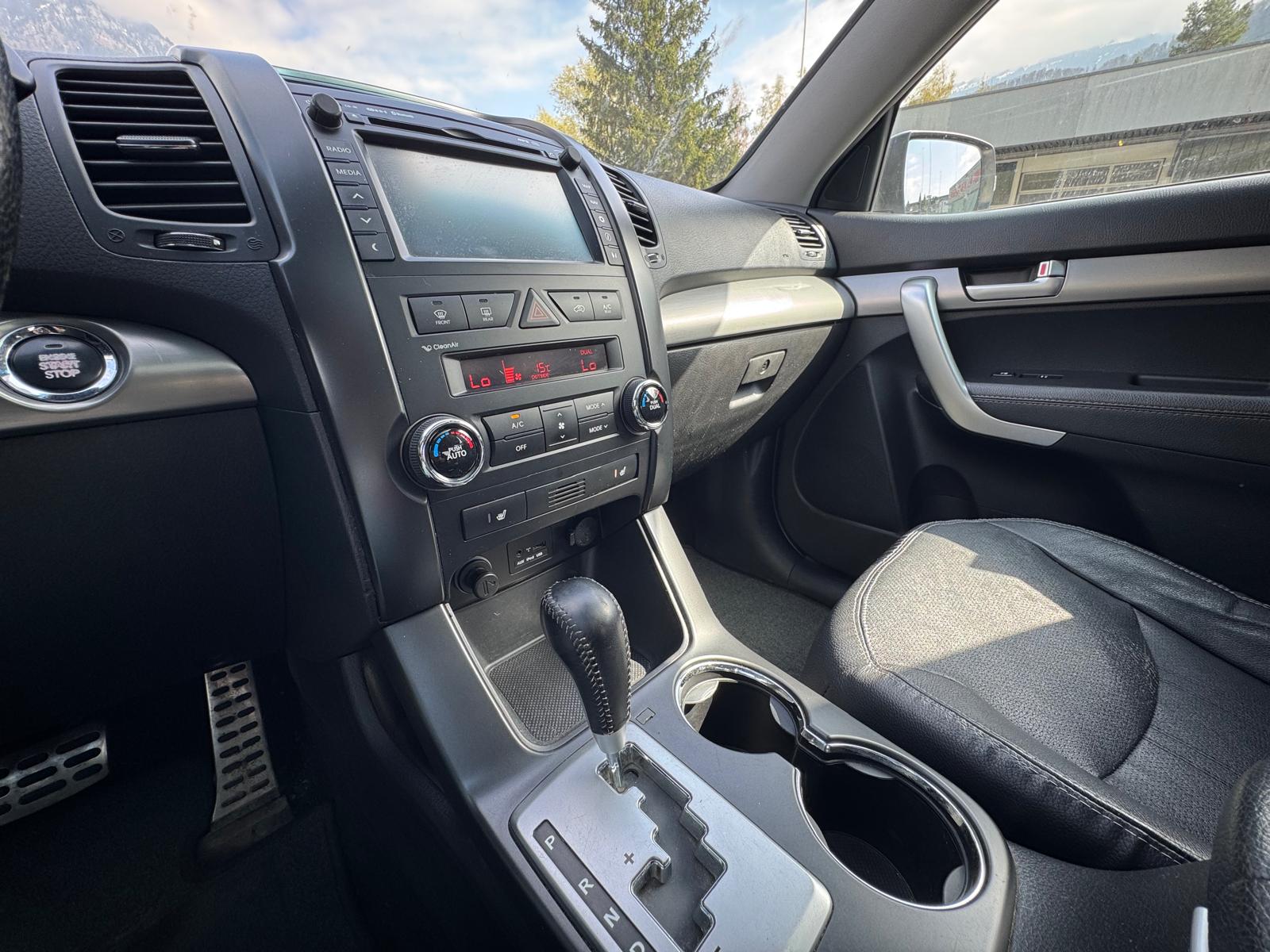 KIA Sorento 2.2 CRDI Trend Automatic-image-14