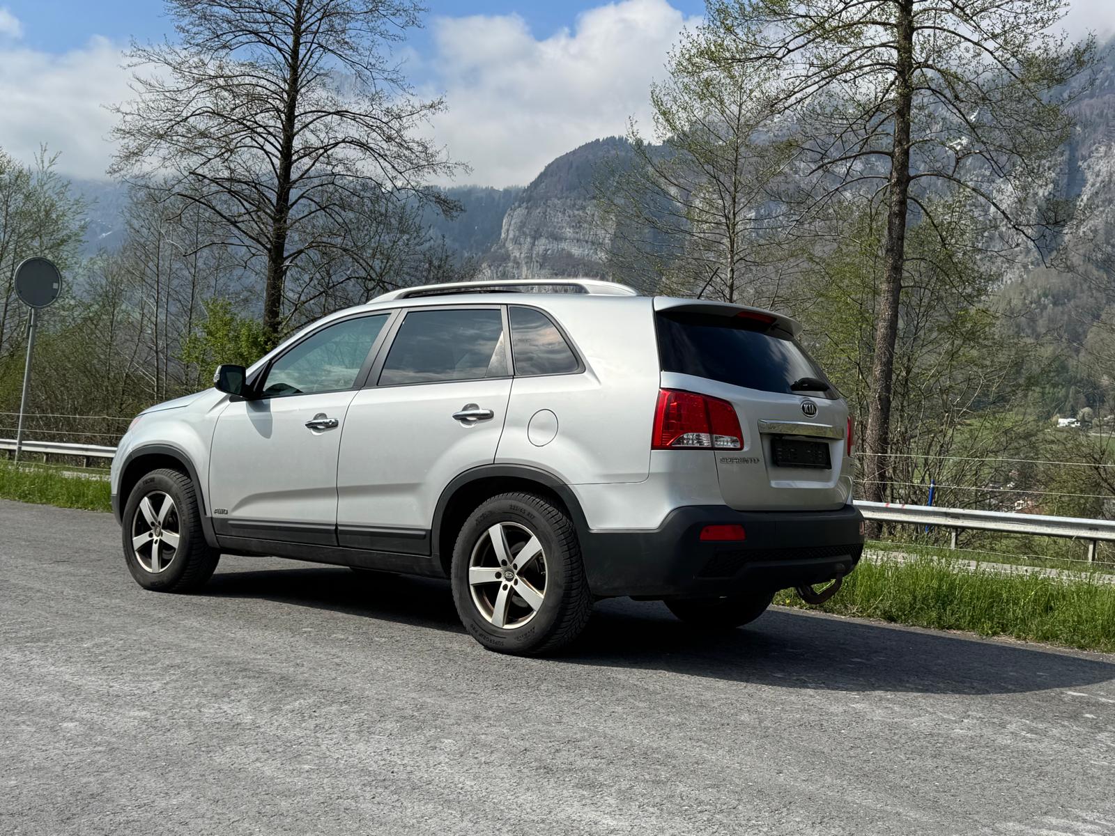 KIA Sorento 2.2 CRDI Trend Automatic-image-2