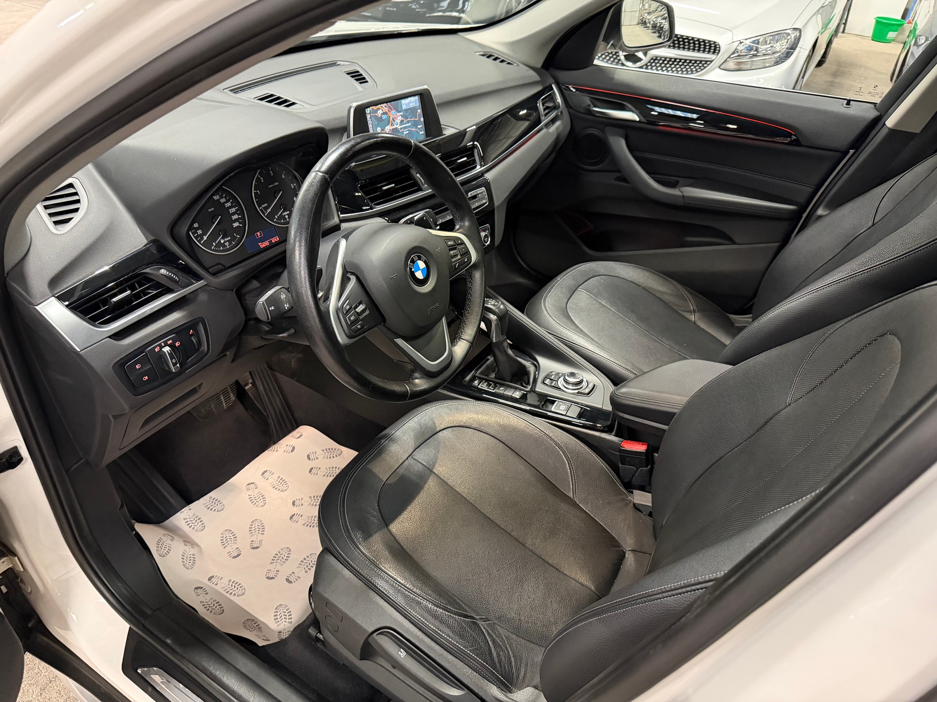 BMW X1 xDrive 20d xLine Steptronic-image-11
