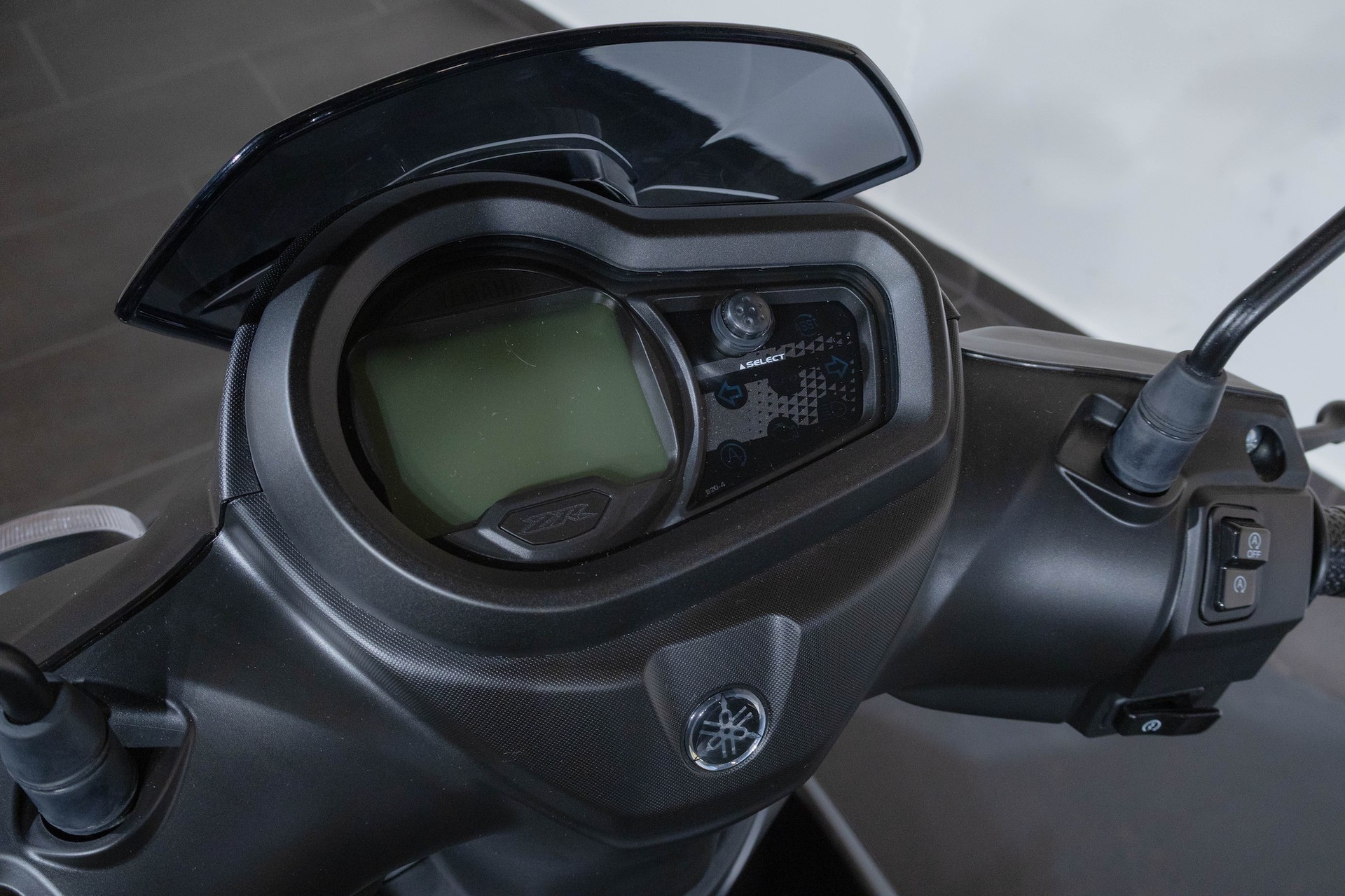 YAMAHA RayZR-image-14
