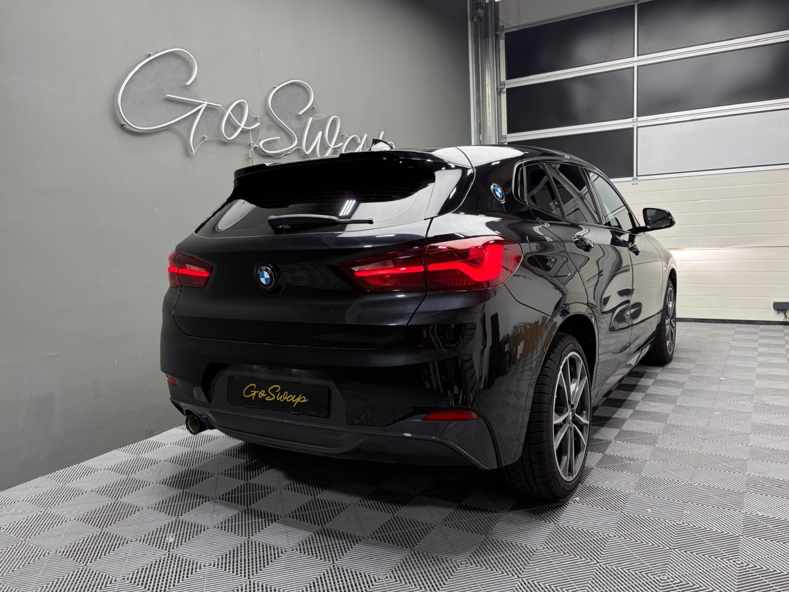 BMW X2 sDrive 18i M Sport Steptronic DSK-showroom-element-3