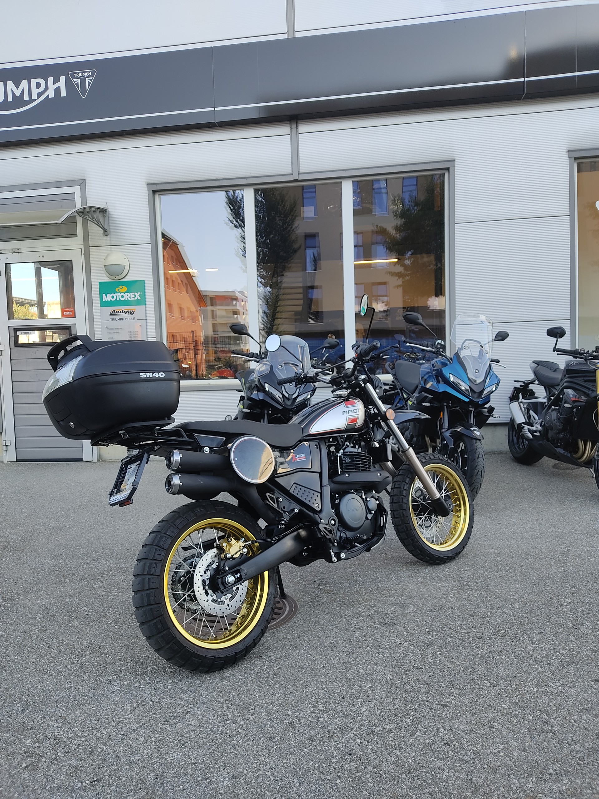 MASH 650 X-Ride-image-2