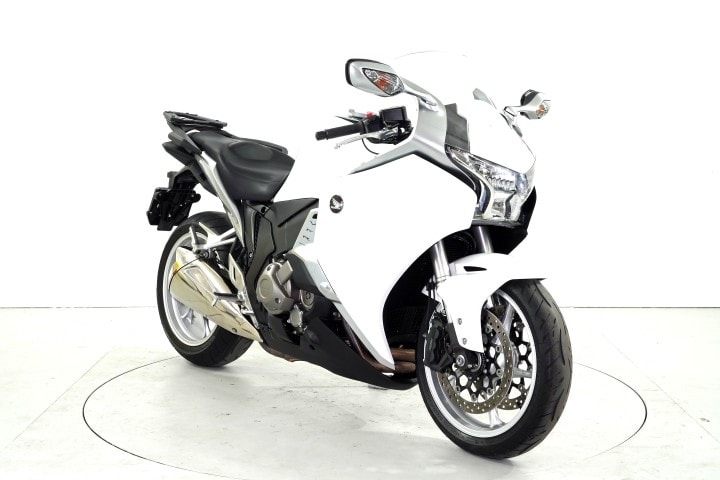 HONDA VFR 1200 FD-image-1