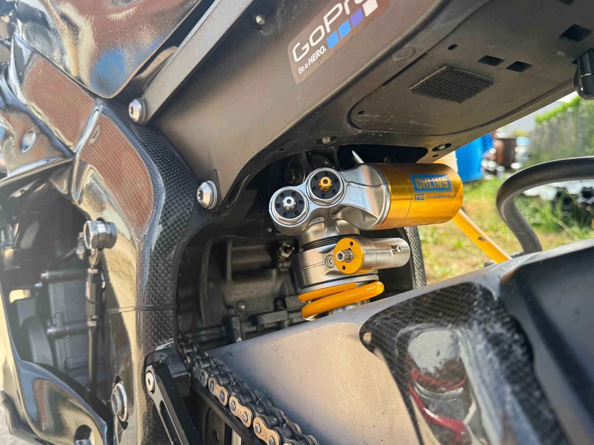 YAMAHA YZF-R6-image-8