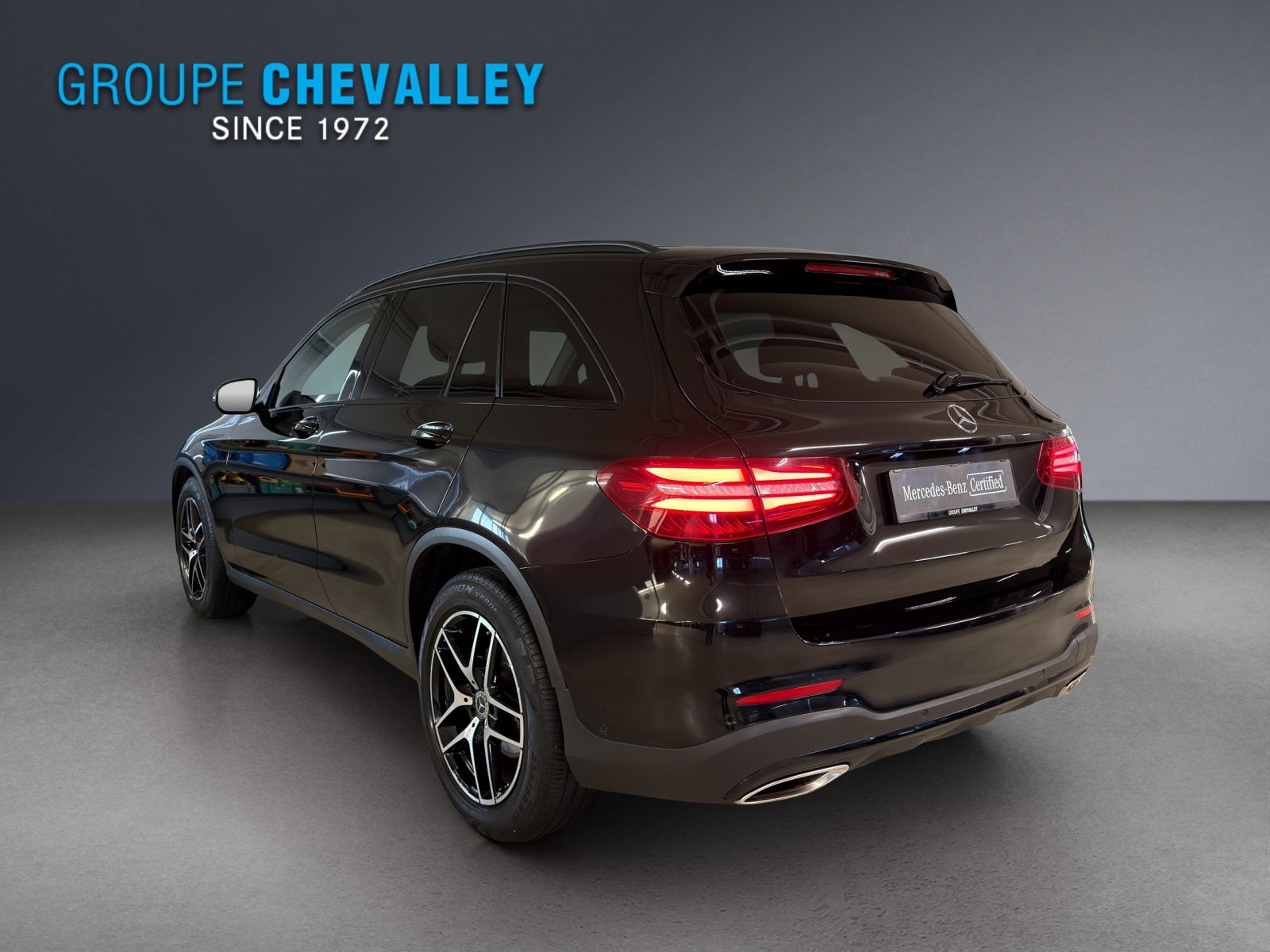 MERCEDES-BENZ GLC 250 AMG Line 4Matic-showroom-element-3