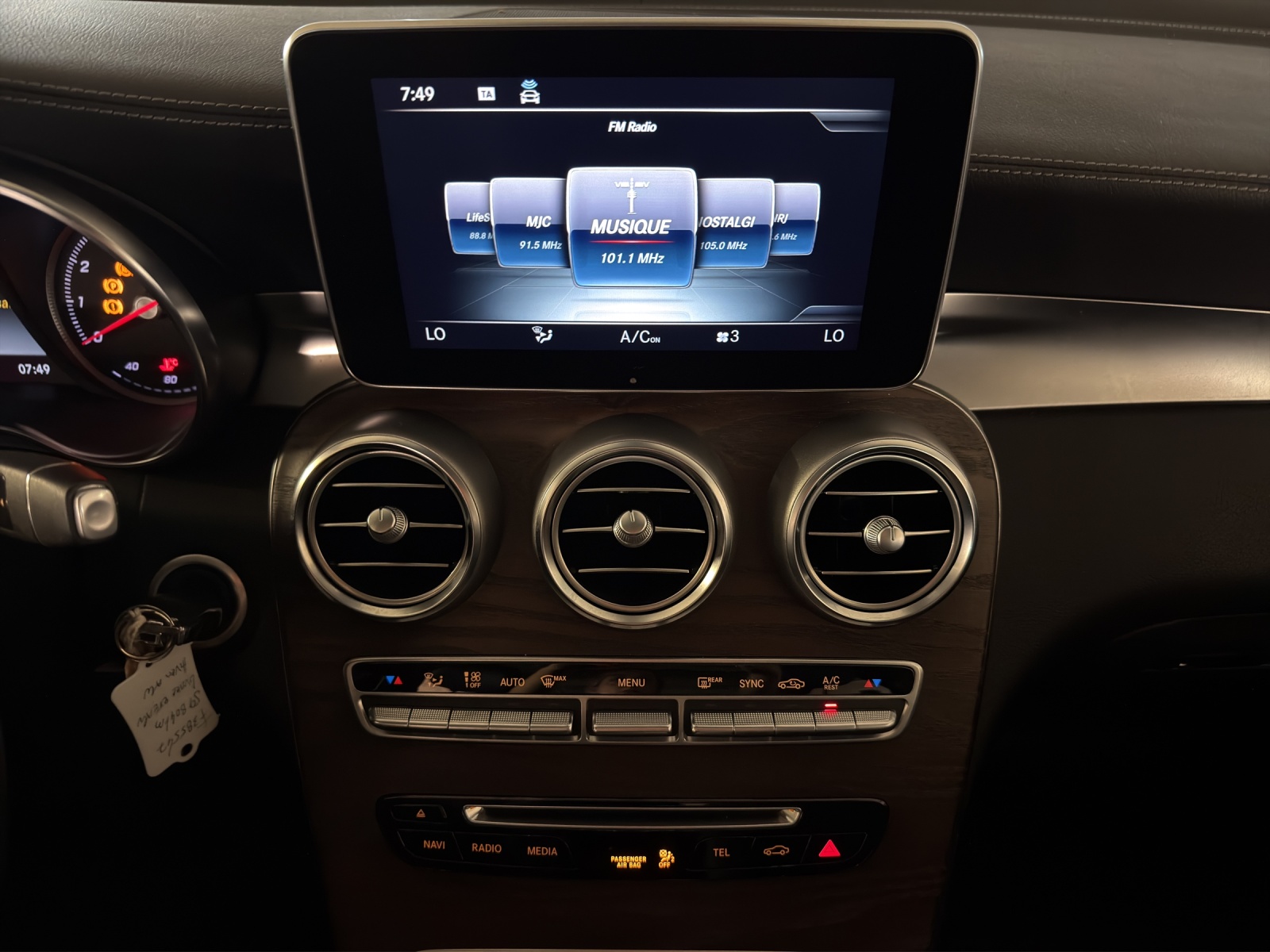 MERCEDES-BENZ GLC 250 AMG Line 4Matic-image-14