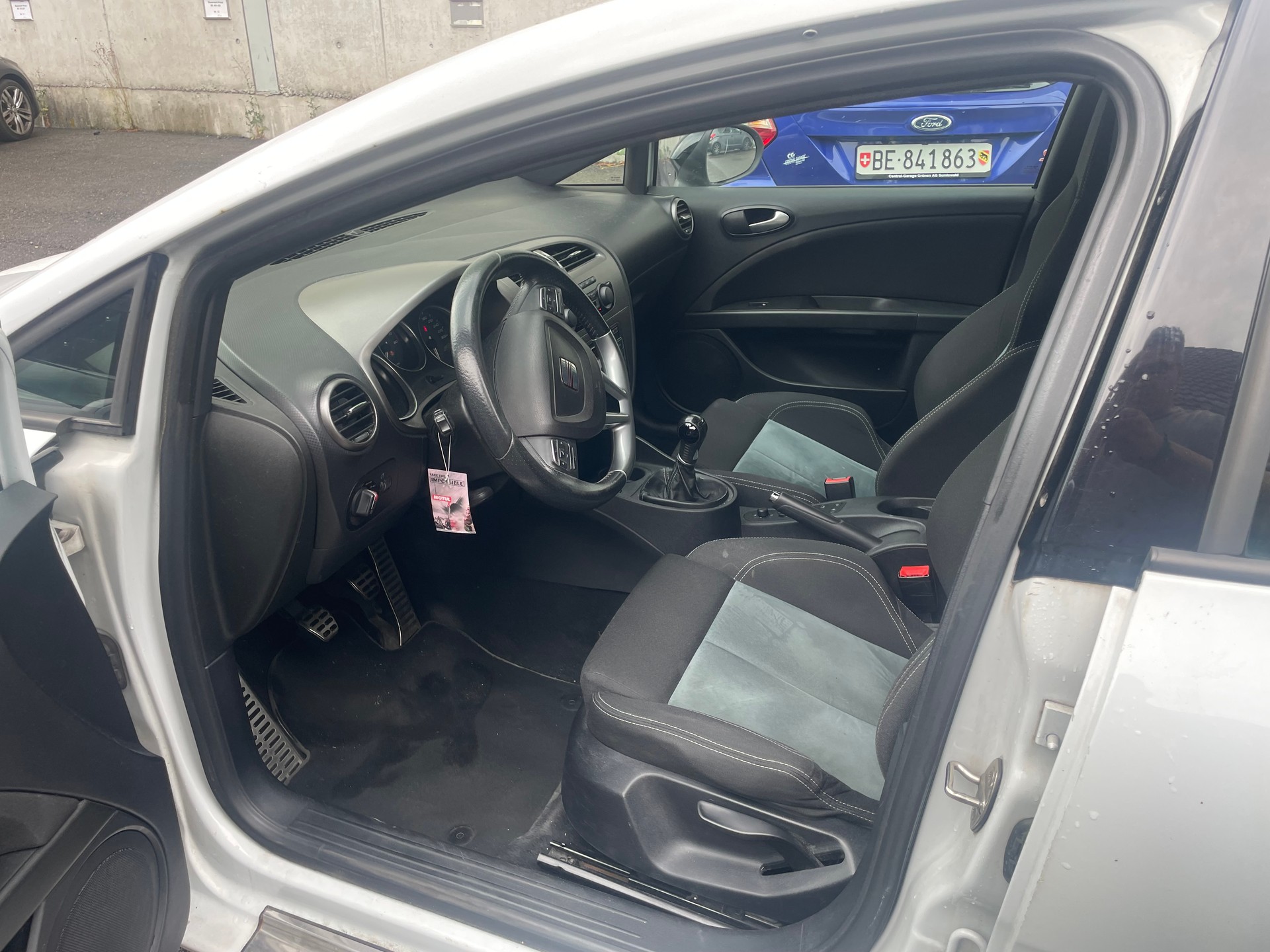 SEAT Leon 2.0 TSI Cupra R-image-10