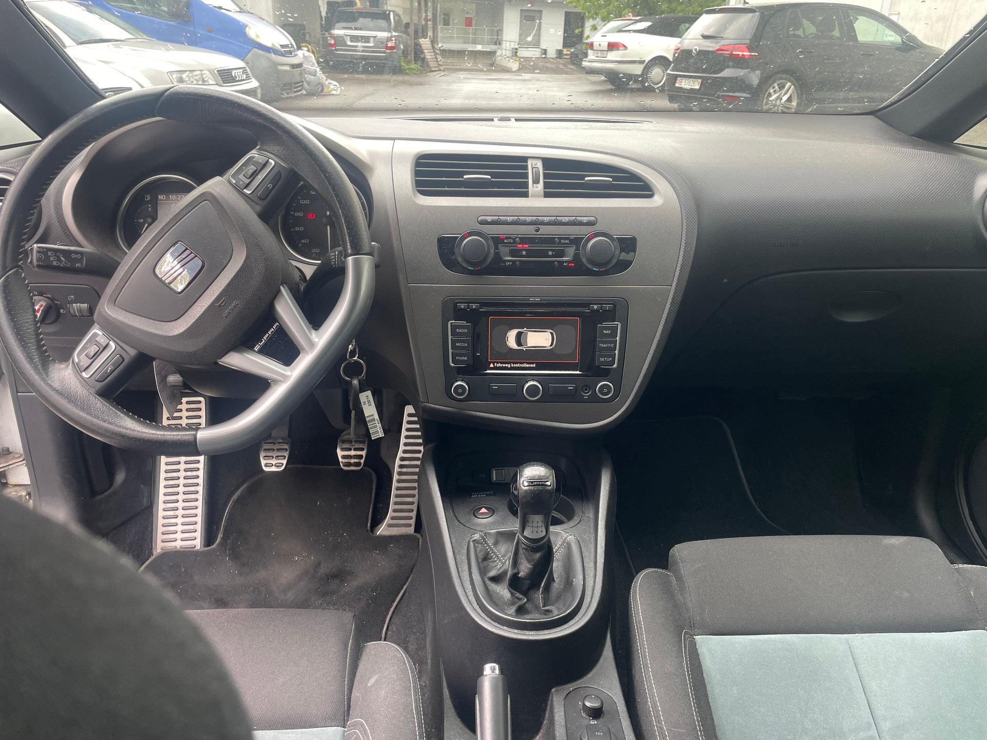SEAT Leon 2.0 TSI Cupra R-image-8