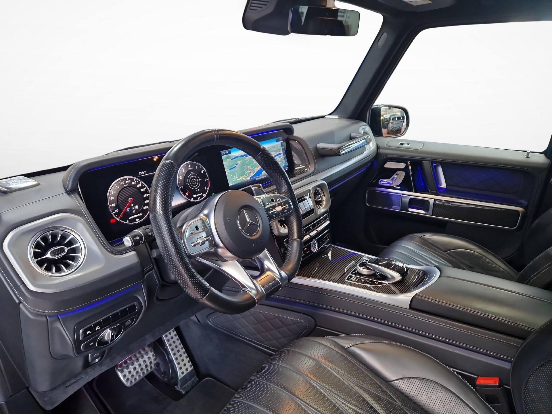 MERCEDES-BENZ G 63 AMG-image-4