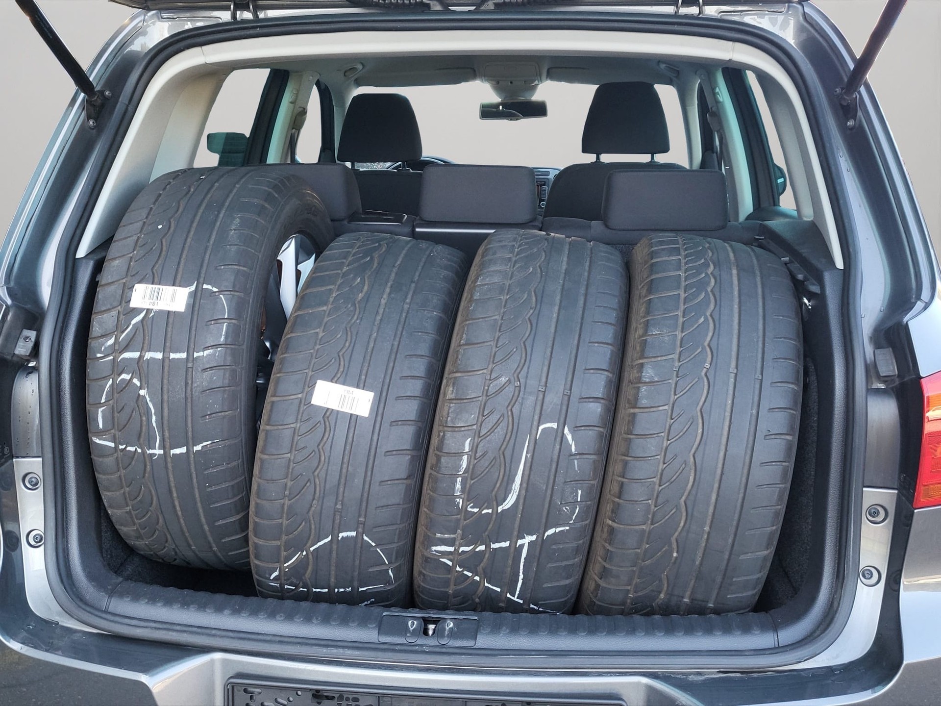 VW Tiguan 1.4 TSI Sport&Style 4Motion-image-8
