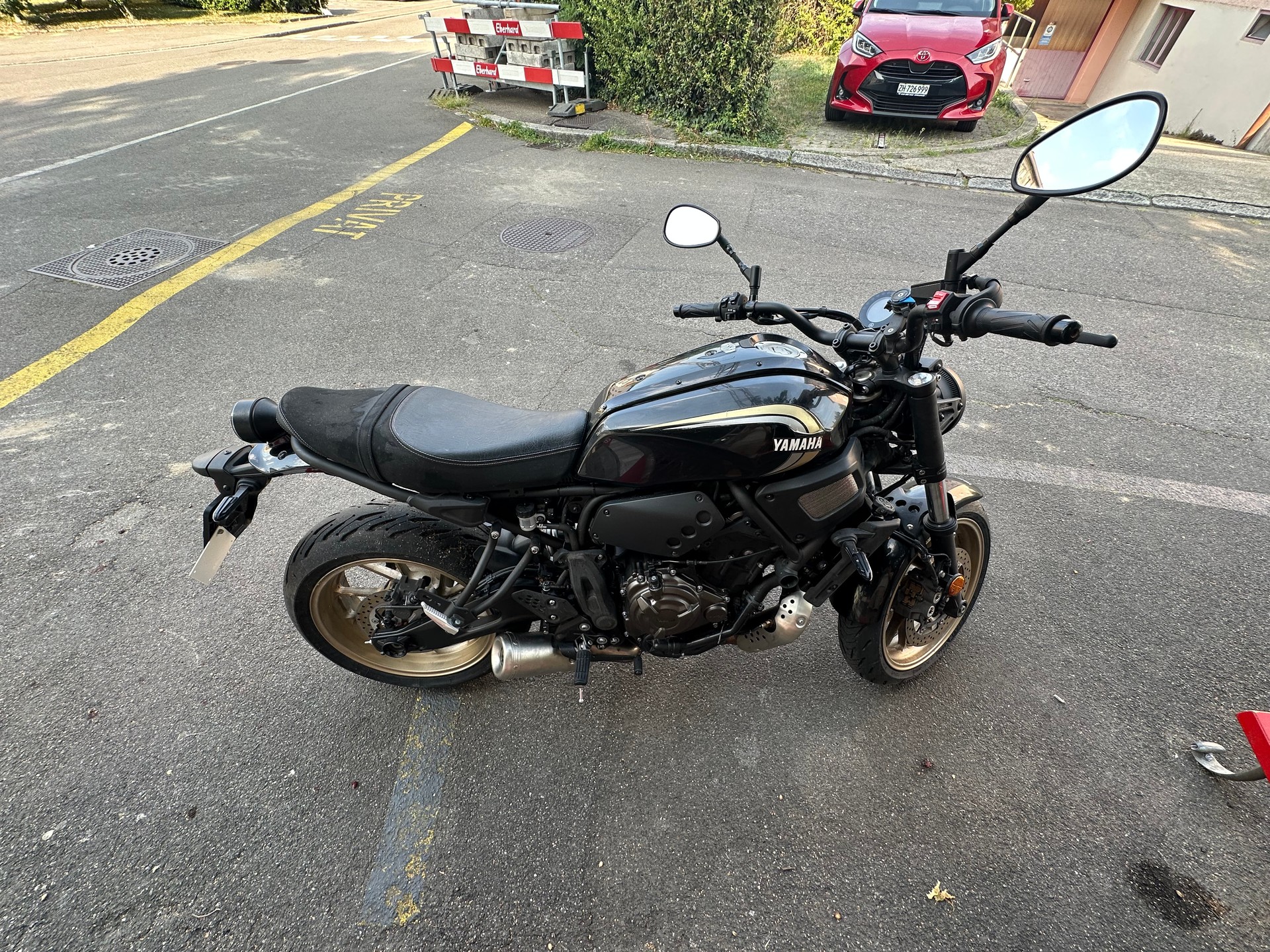 YAMAHA Black 2023 (35kW - A2)-image-2