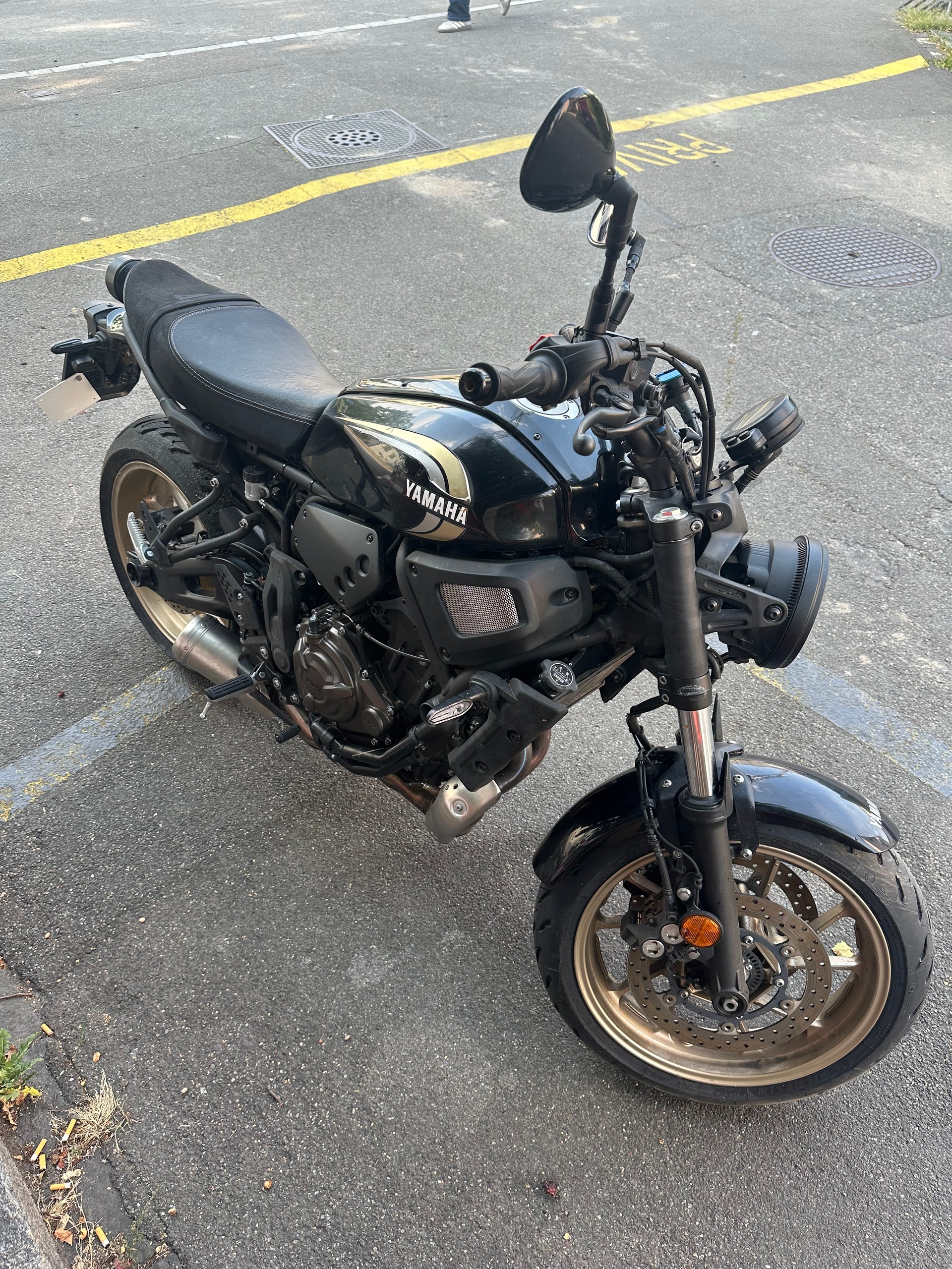 YAMAHA Black 2023 (35kW - A2)-image-1