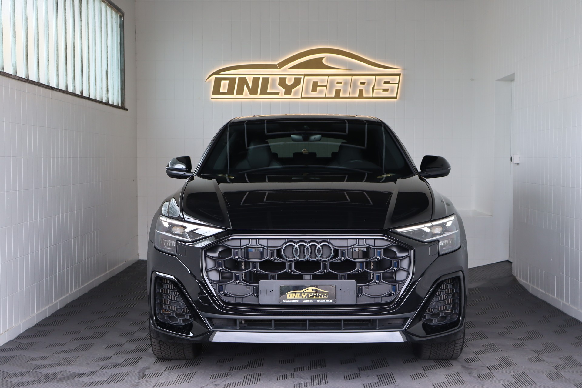 AUDI SQ8 SUV TFSI quattro tiptronic * WERKSGARANTIE * FAHRASSISTENZ-PAKET * SPORTSITZE *-showroom-element-1