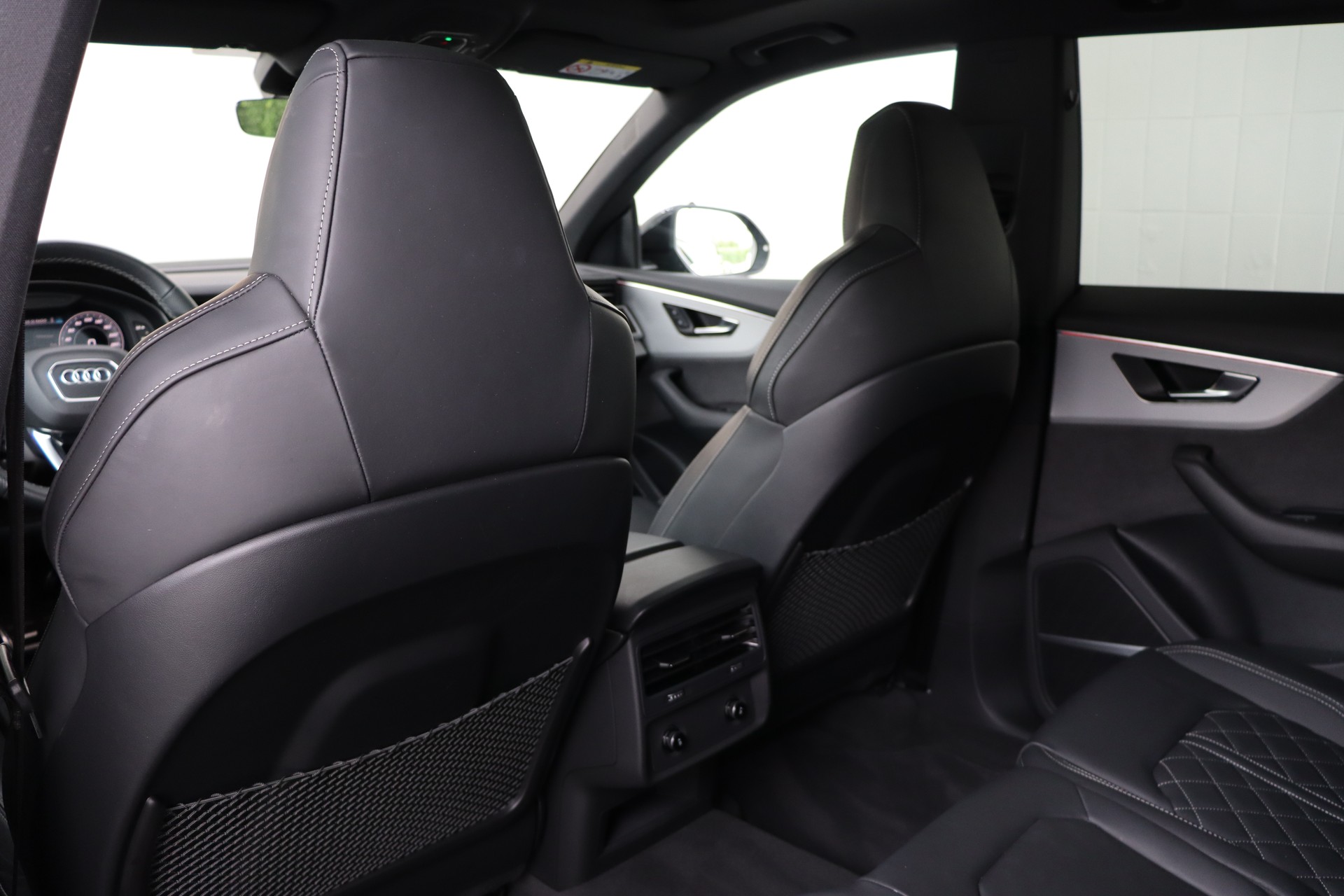 AUDI SQ8 SUV TFSI quattro tiptronic * WERKSGARANTIE * FAHRASSISTENZ-PAKET * SPORTSITZE *-image-14