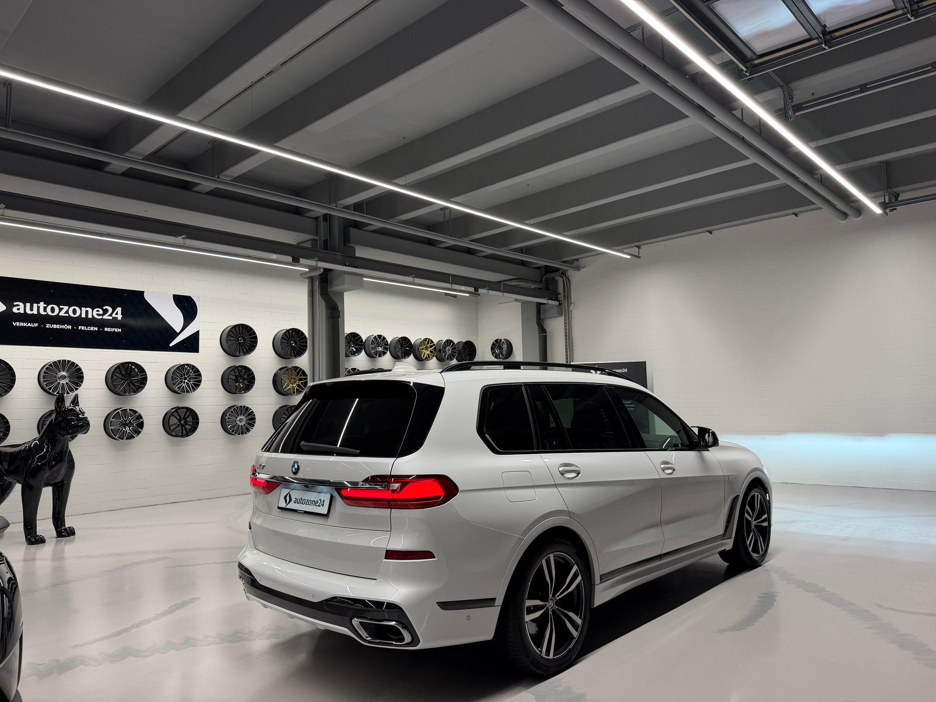 BMW X7 30d xDrive SAG M Sport *CH-Auto*Top Ausstattung*lückenlose Servicehistorie*Standheizung*Massage*-showroom-element-1