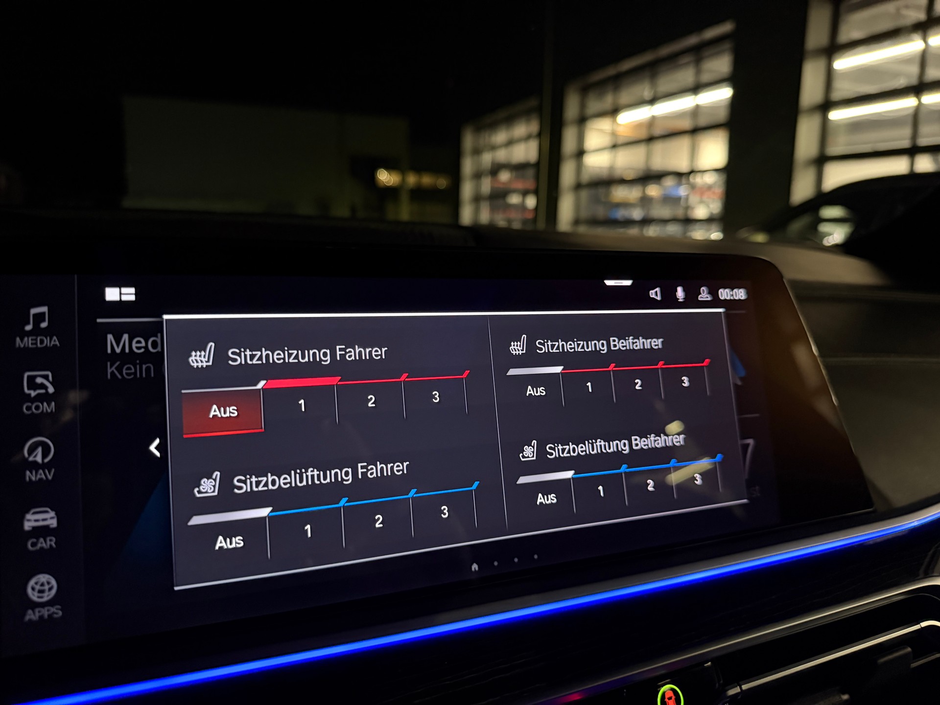 BMW X7 30d xDrive SAG M Sport *CH-Auto*Top Ausstattung*lückenlose Servicehistorie*Standheizung*Massage*-image-25