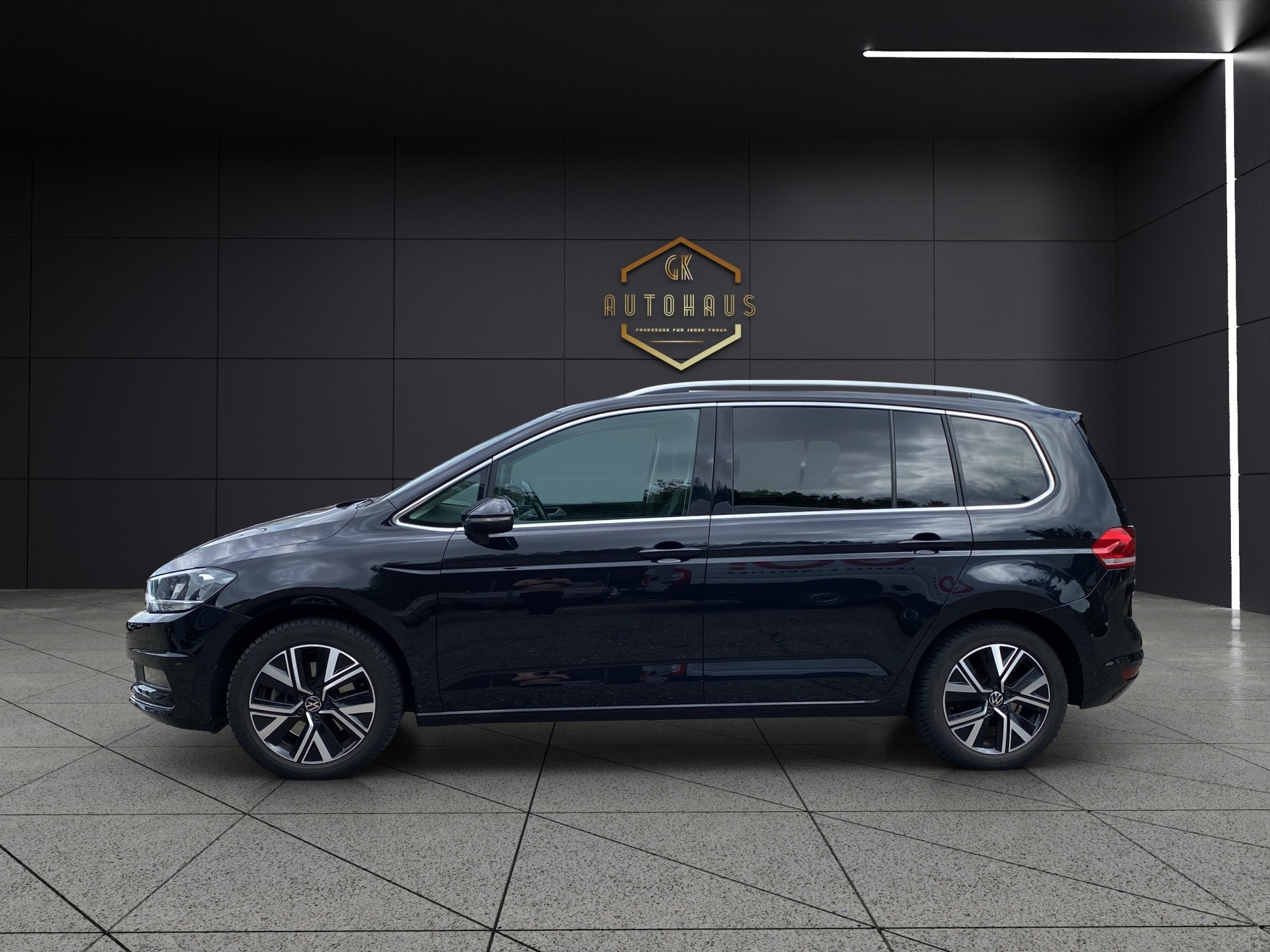 VW Touran 1.5 TSI EVO Comfortline DSG 7 Sitze-image-1