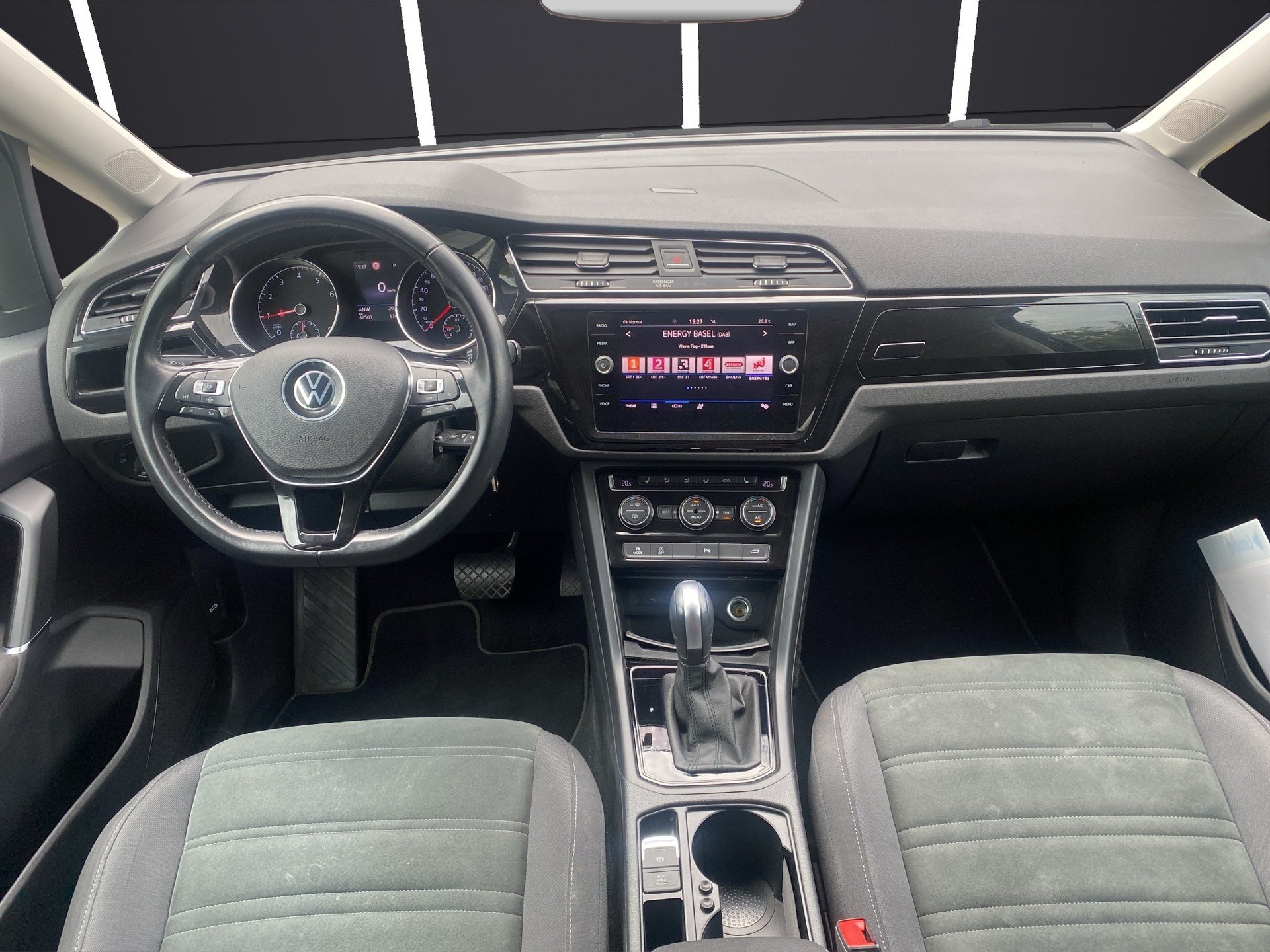 VW Touran 1.5 TSI EVO Comfortline DSG 7 Sitze-image-10