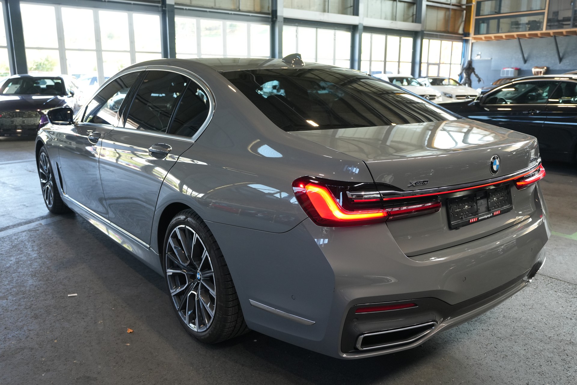 BMW 750i xDrive Steptronic-image-5