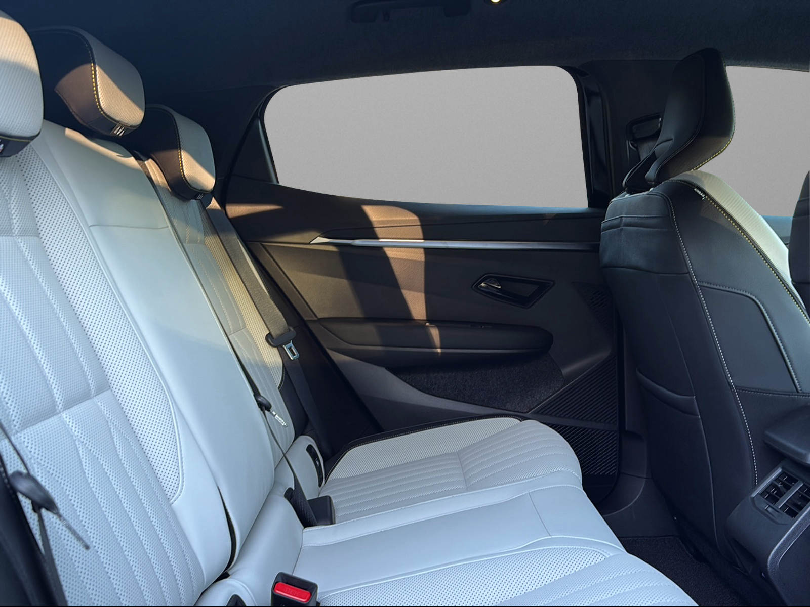 RENAULT Mégane E-TECH EV60 Iconic-image-10