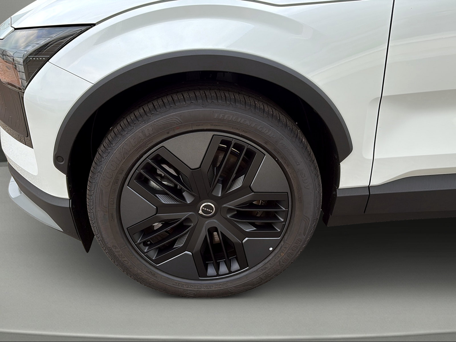 VOLVO EX30 Cross Country P8 69 kWh AWD Ultra-showroom-element-2