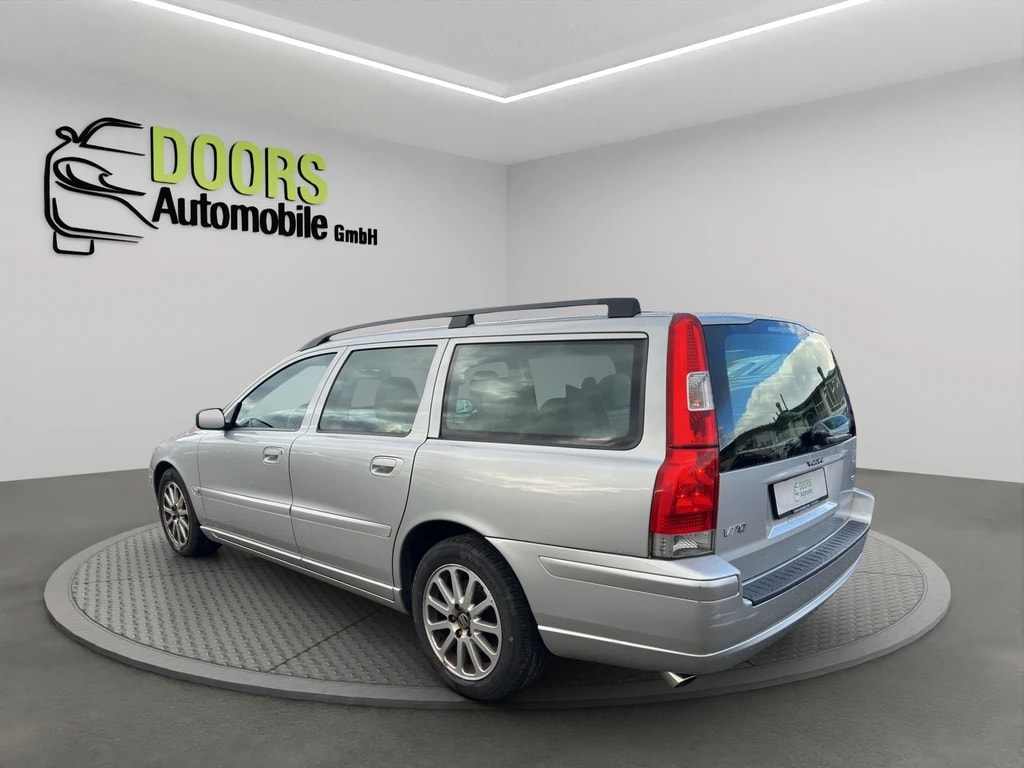 VOLVO V70 D5 Momentum-showroom-element-3
