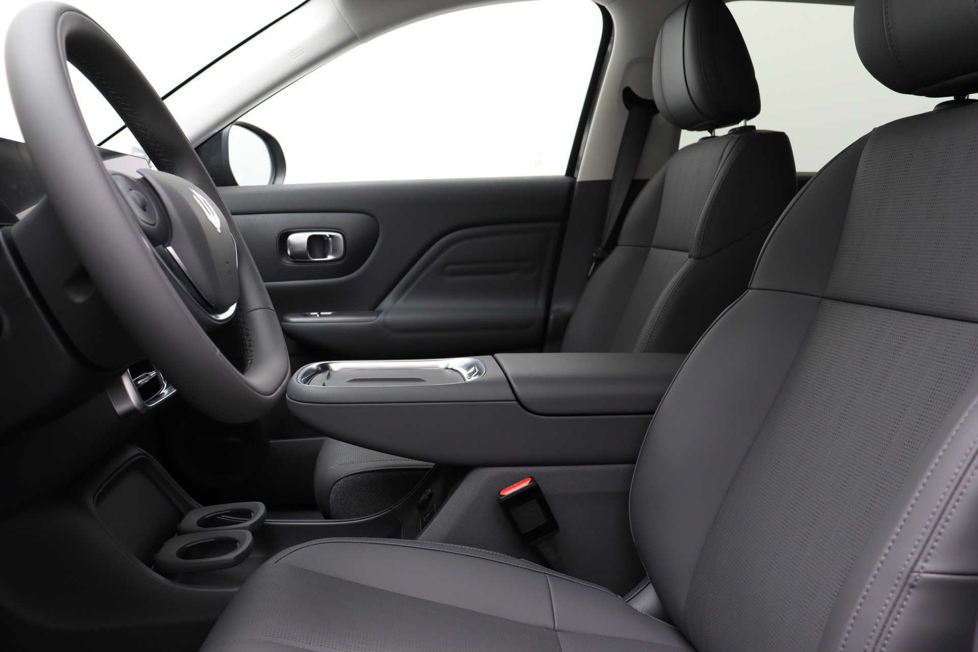 LEAPMOTOR B10 1.5 Hybrid EV-image-8