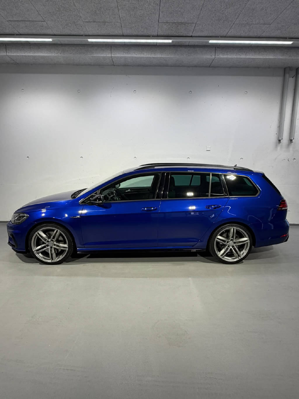 VW Golf VII Variant 2.0 TSI R 310 DSG 4moti-showroom-element-2