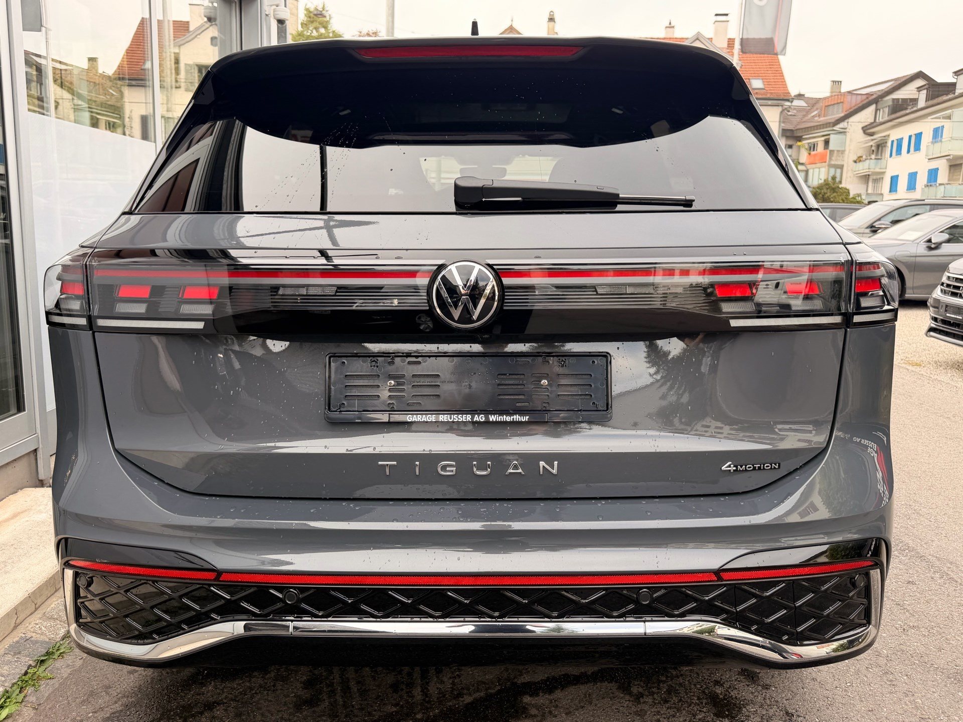 VW Tiguan 2.0 TSI 265PS 4Motion R-Line ***PANORAMADACH***-image-4