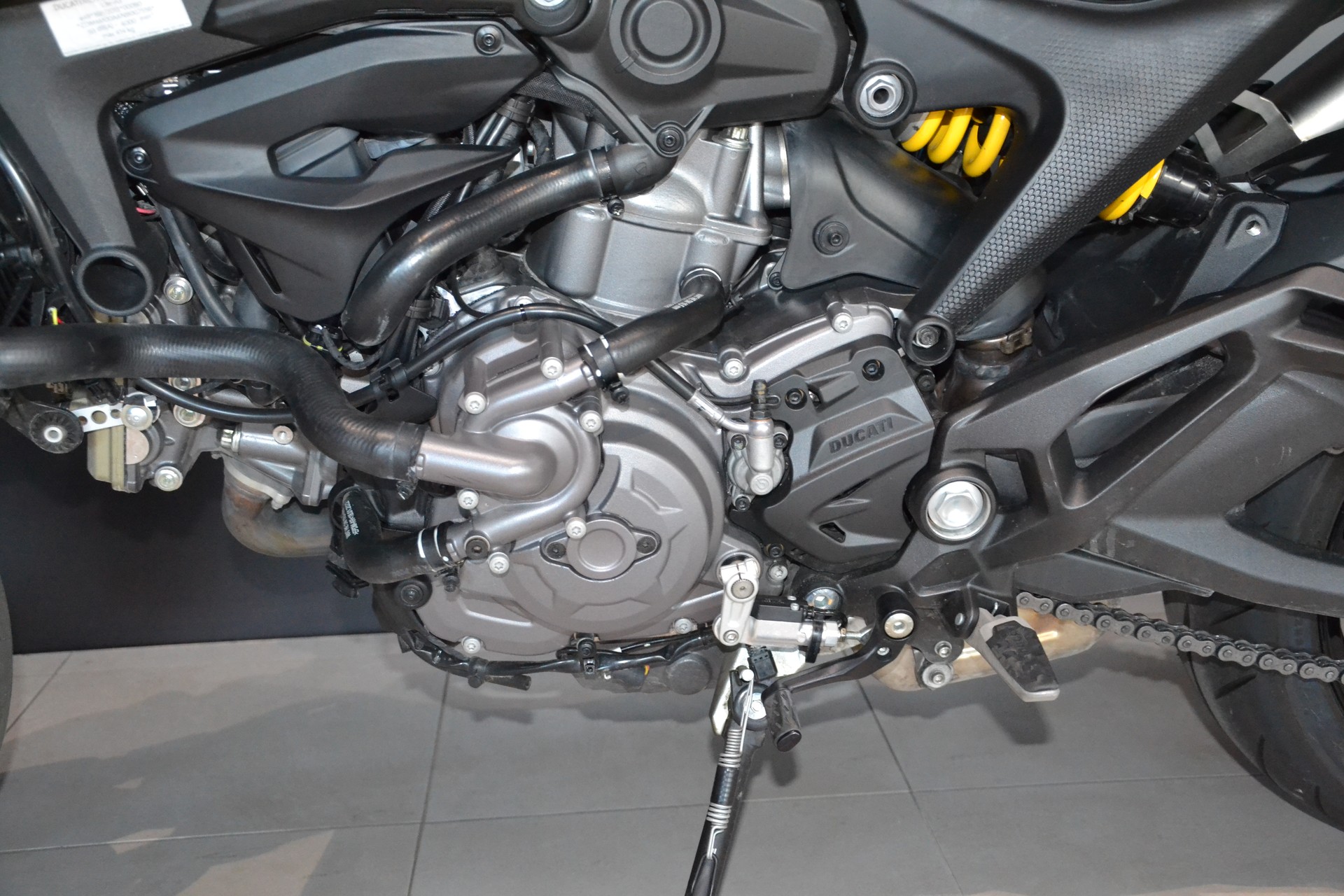 DUCATI Monster + 937-image-11