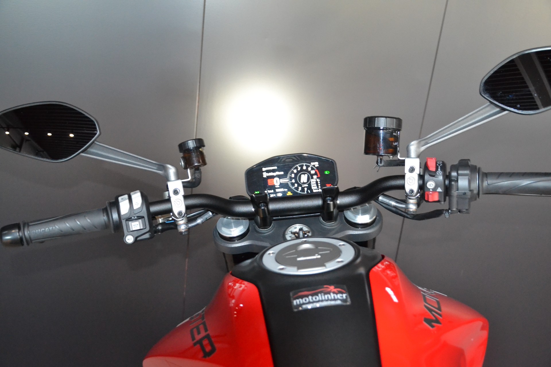 DUCATI Monster + 937-image-4