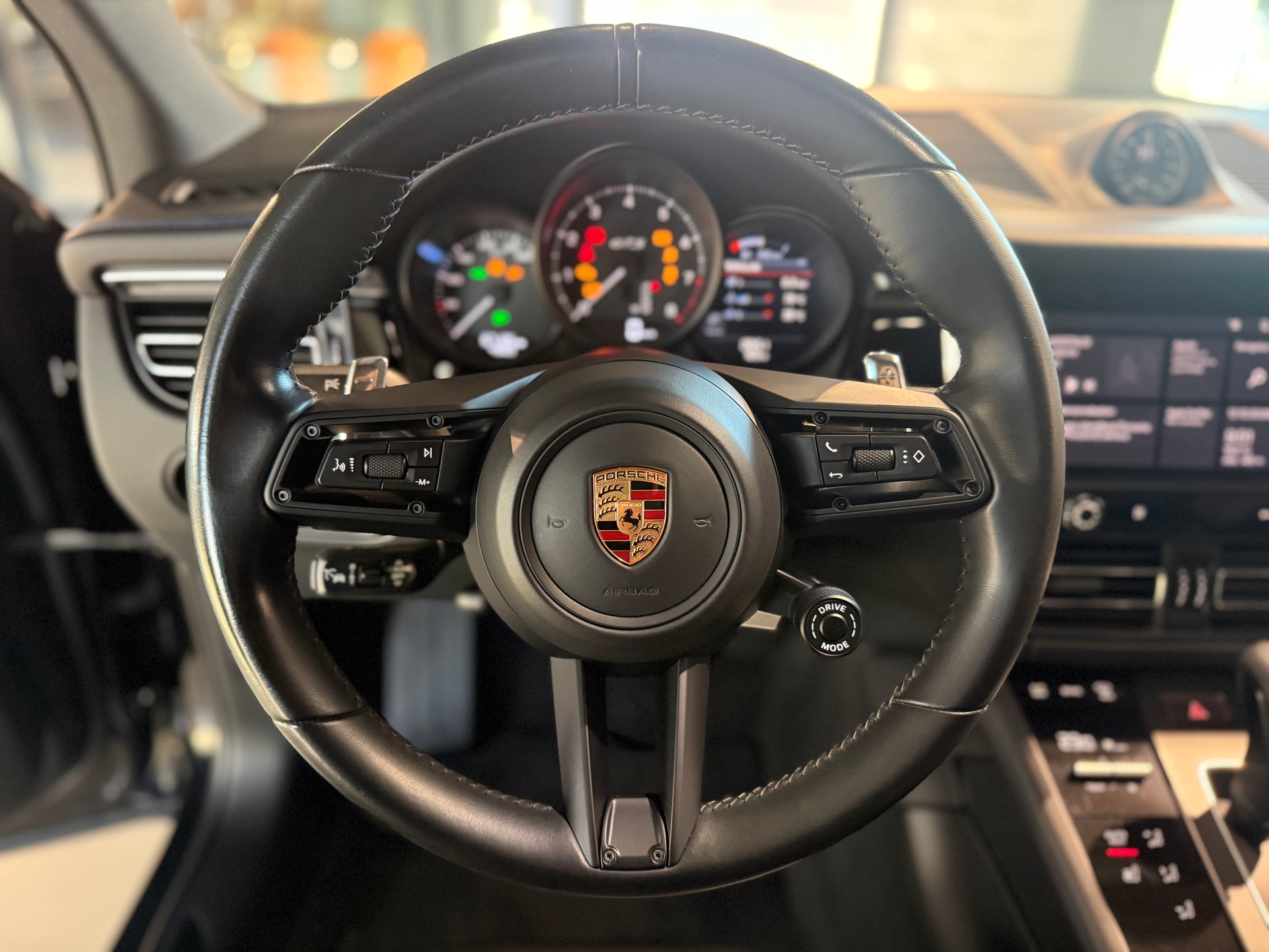 PORSCHE Macan GTS PDK-image-14