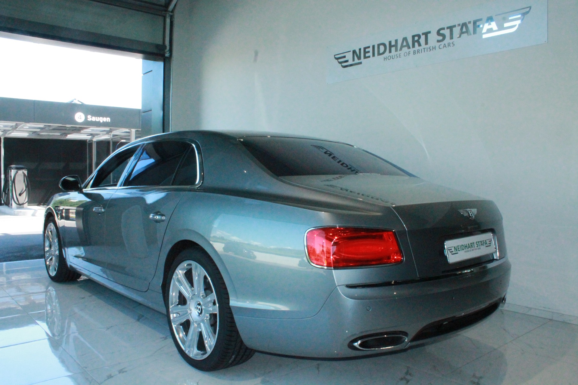 BENTLEY Flying Spur 6.0-showroom-element-2