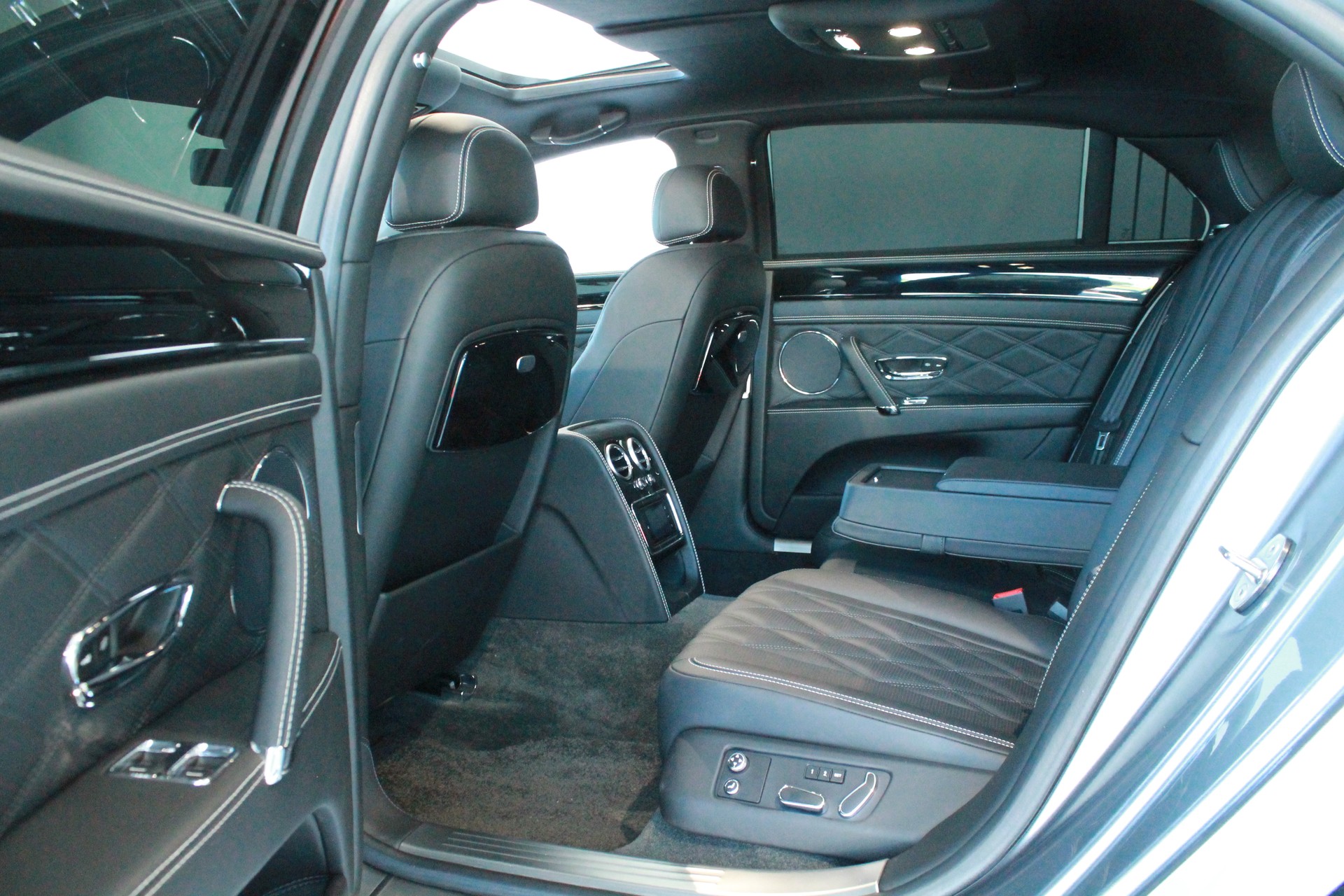 BENTLEY Flying Spur 6.0-image-4