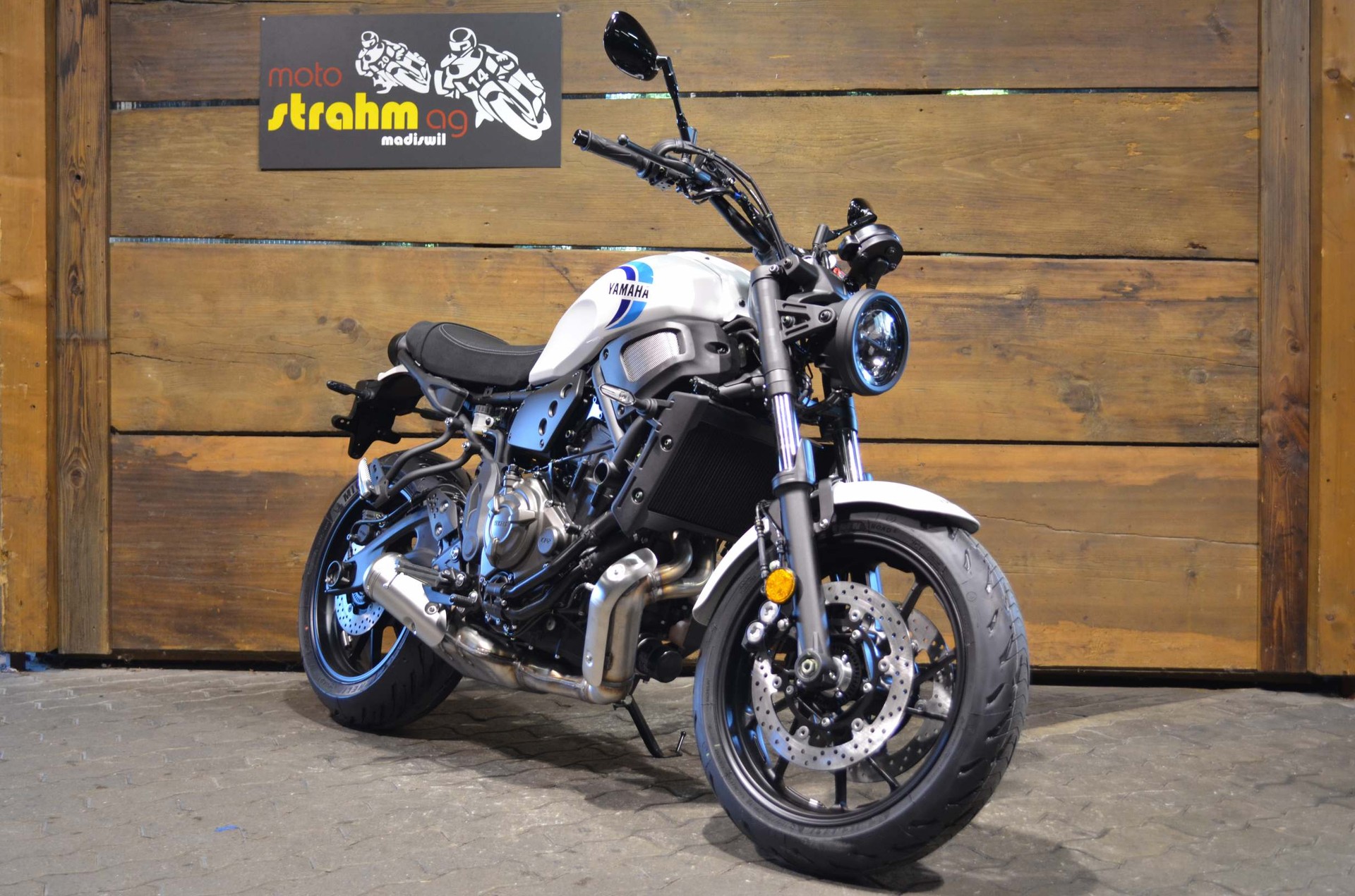 YAMAHA XSR 700-image-0