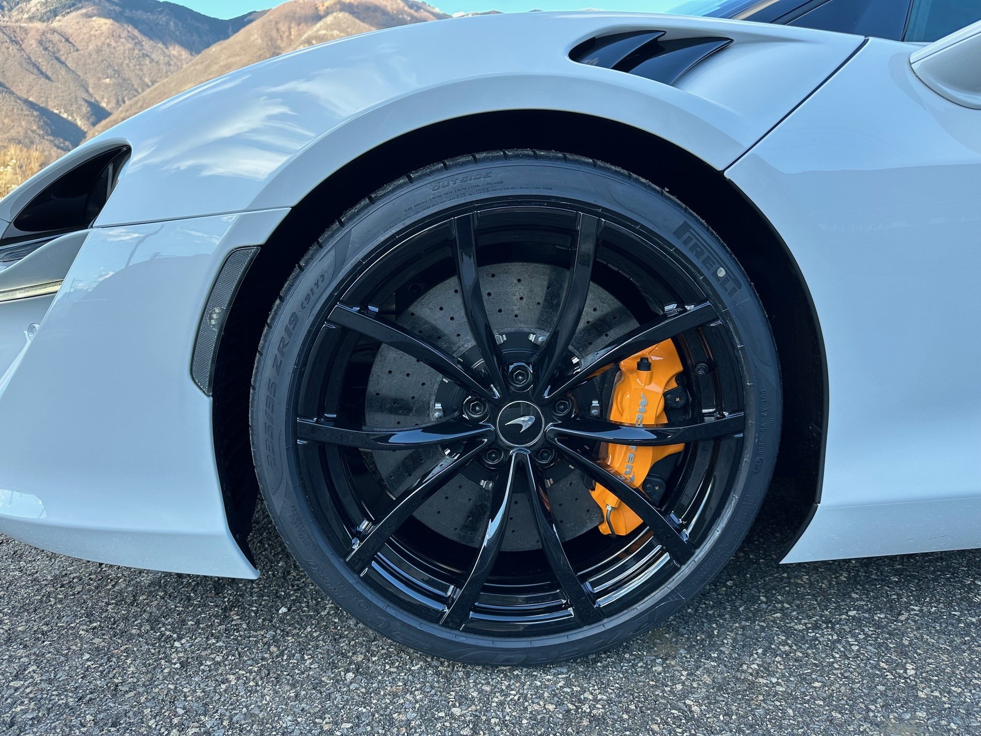 McLAREN ARTURA 3.0 V6-image-3