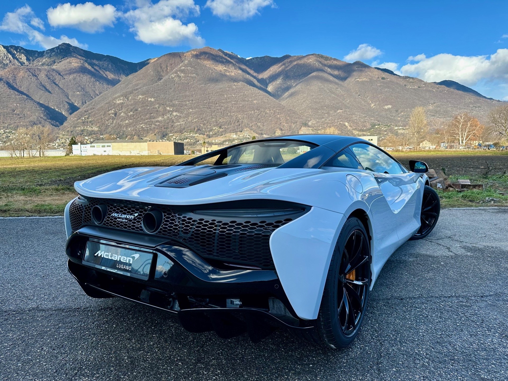 McLAREN ARTURA 3.0 V6-image-2