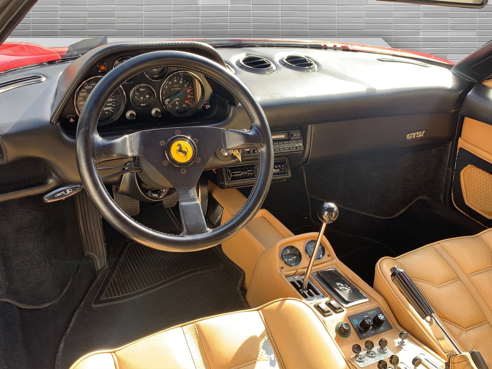 FERRARI 308 GTSi Quattrovalvole-image-5