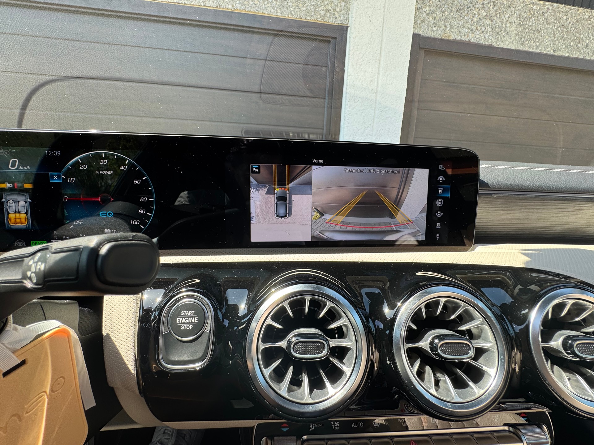 MERCEDES-BENZ A250 AMG*AHK*Sitzheizung&Kühlung*360Kamera*Keyless Go*8-fach bereift*Panoramadach*218PS*-image-18