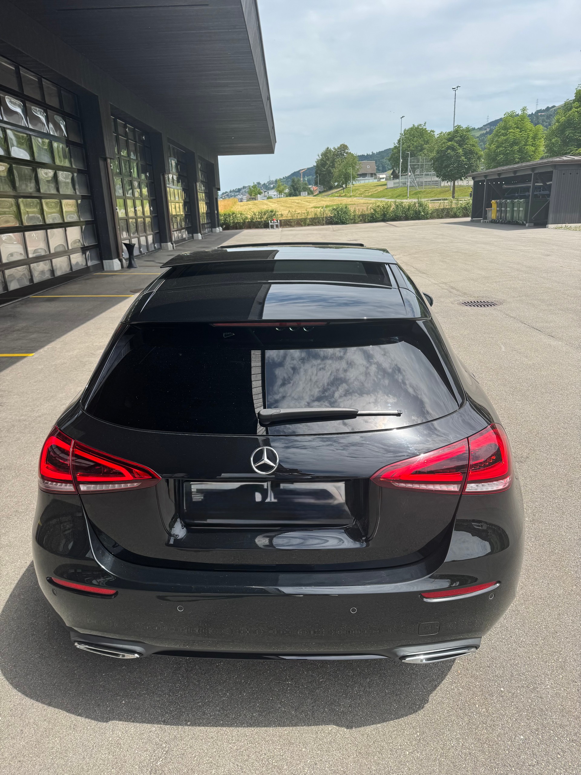 MERCEDES-BENZ A 180 AMG Line*CH Auto*Panoramadach*Elekt.Sitze*Gratis Service* frisch MFK* Volltank*-image-8