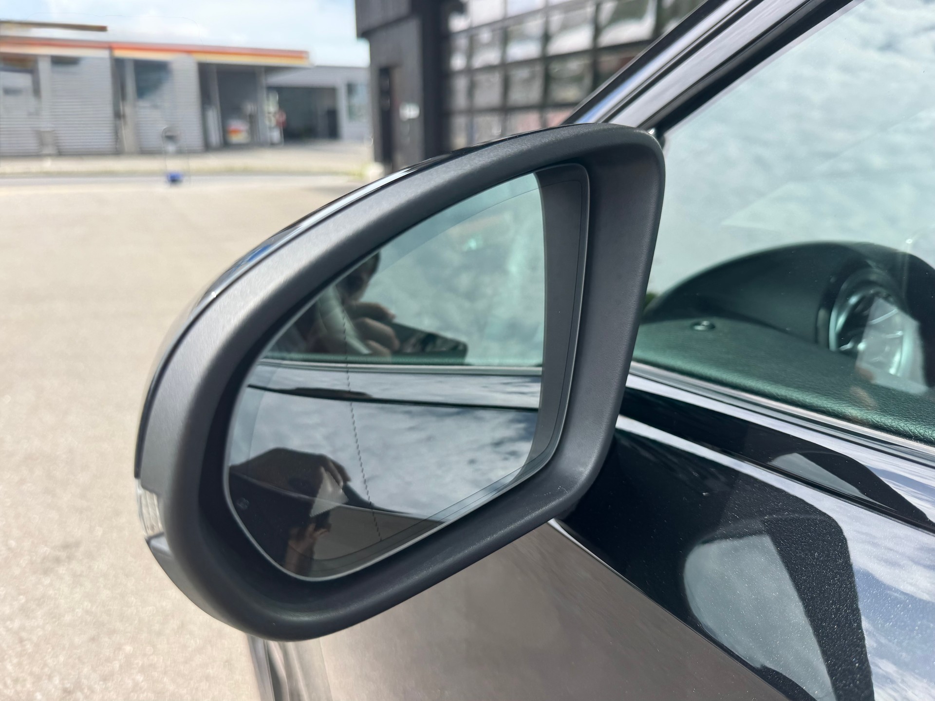 MERCEDES-BENZ A 180 AMG Line*CH Auto*Panoramadach*Elekt.Sitze*Gratis Service* frisch MFK* Volltank*-image-18