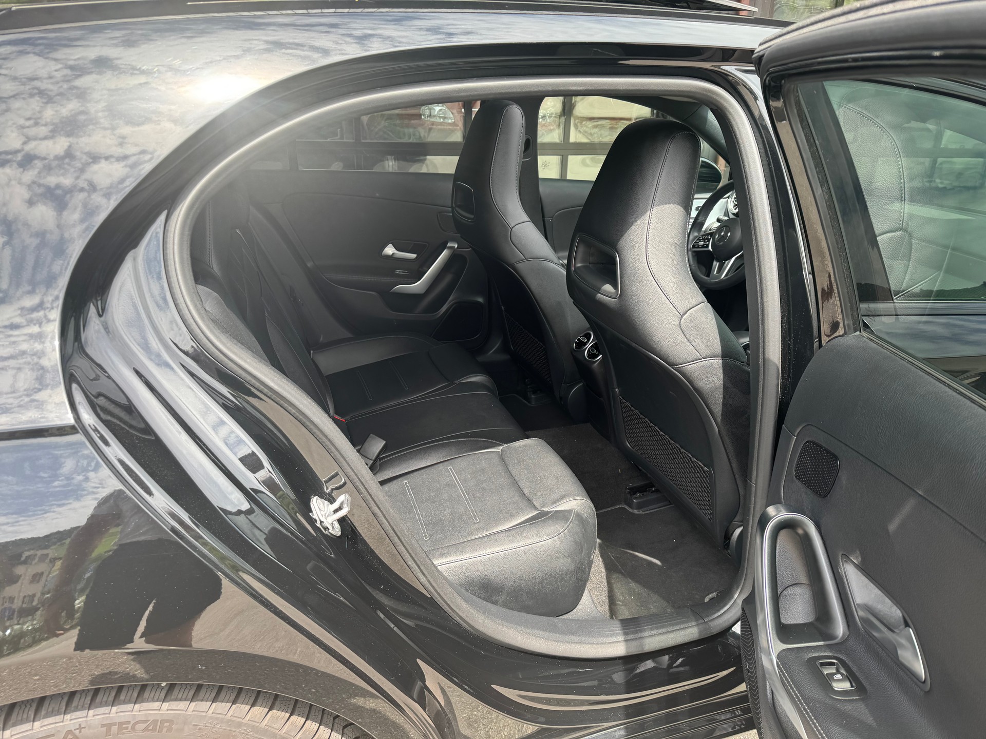 MERCEDES-BENZ A 180 AMG Line*CH Auto*Panoramadach*Elekt.Sitze*Gratis Service* frisch MFK* Volltank*-image-10