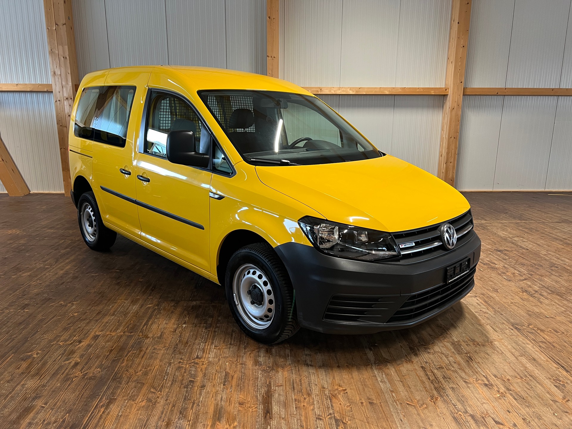 VW Caddy 2.0TDI BlueMotion Technology-showroom-element-2